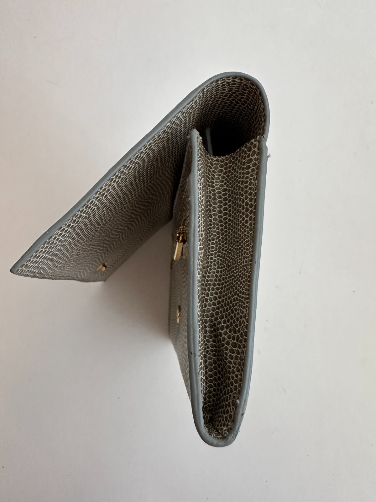 St John Wallet Organizer Clutch 9.5 Inch Embossed Leather Lizard Print Gray Nice