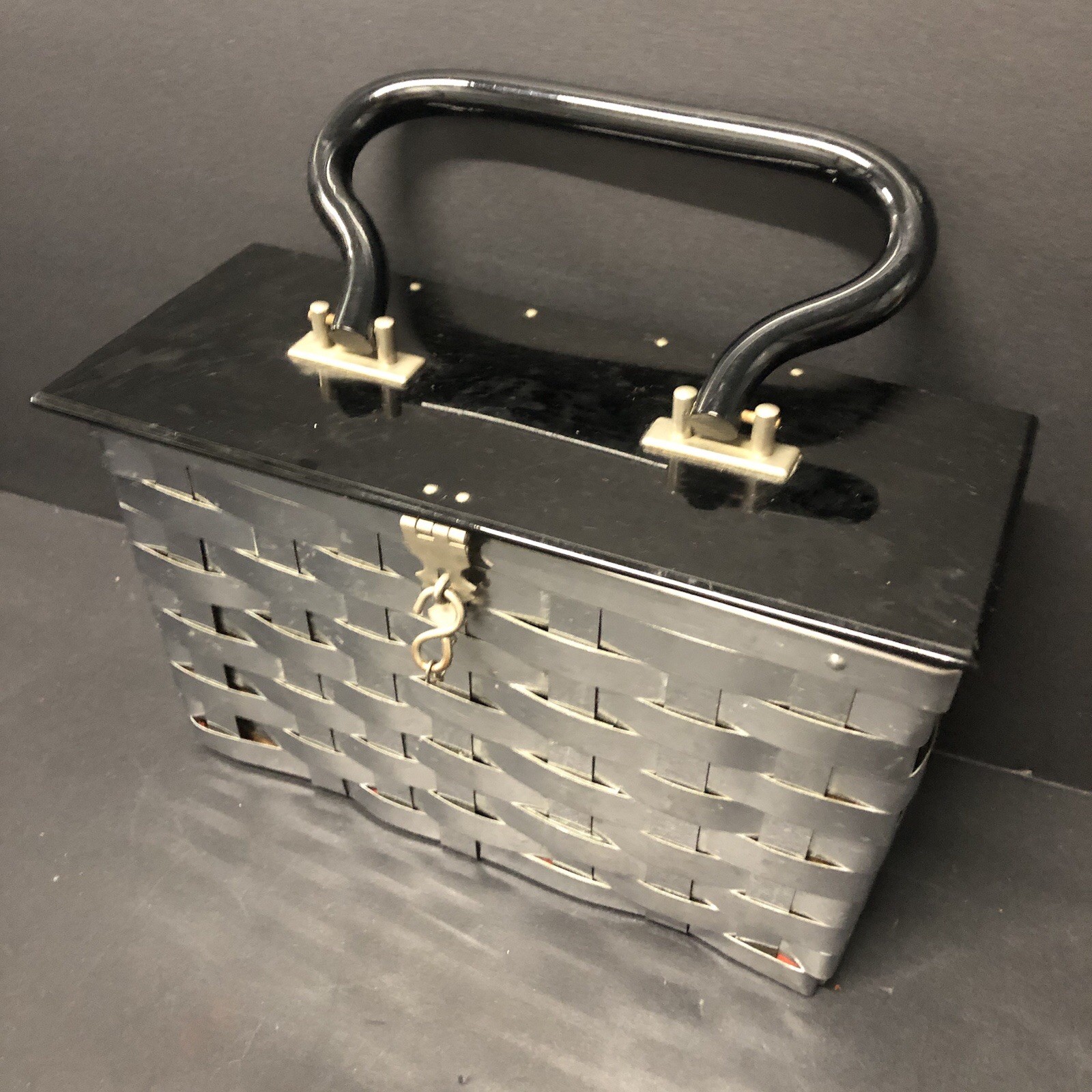 Vintage Silvertone Metal Weaved Basket Handbag Chain Hook Closure Dorset Rex