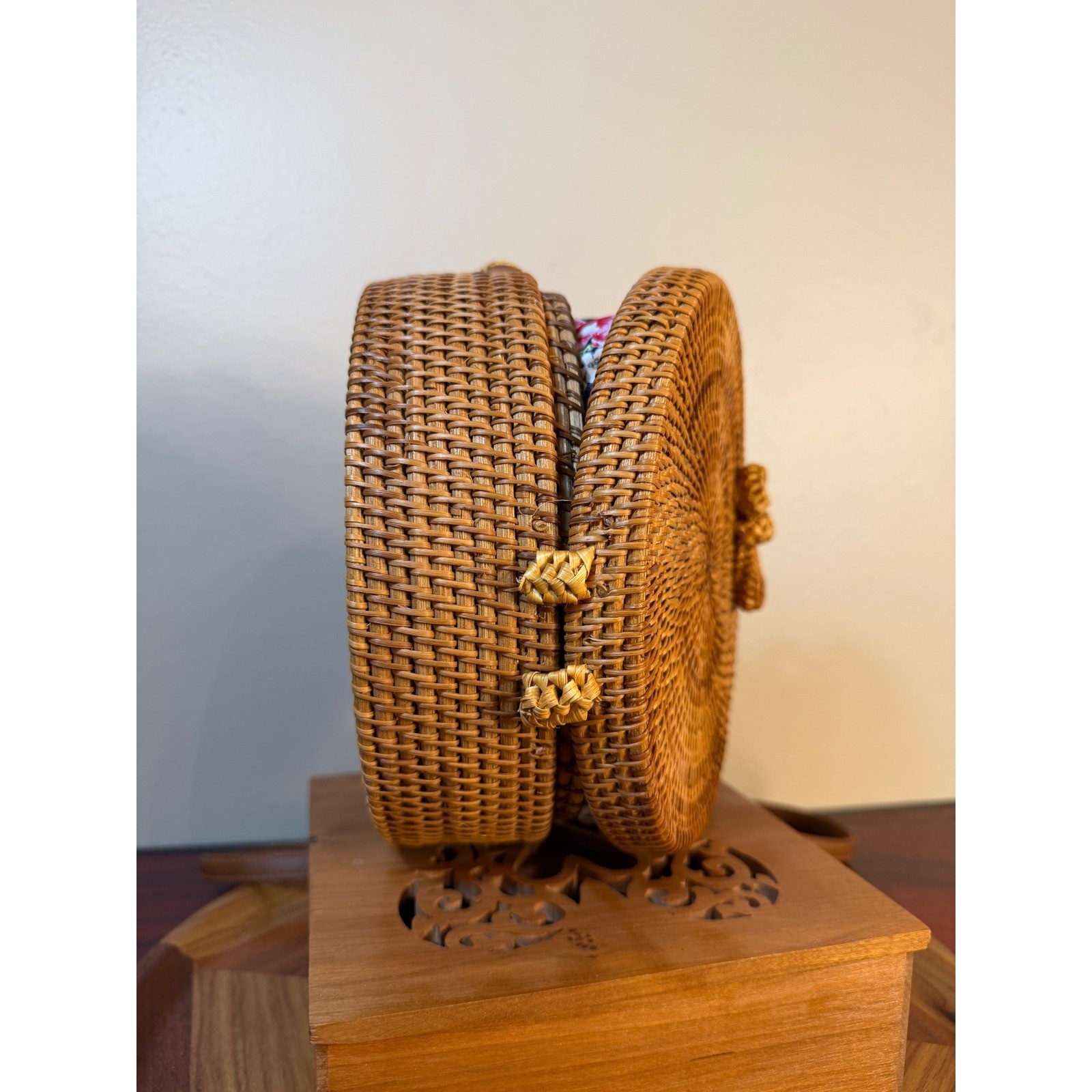 Handwoven Round Rattan Crossbody Bag Floral Lining Boho Wicker Circle Purse Brow