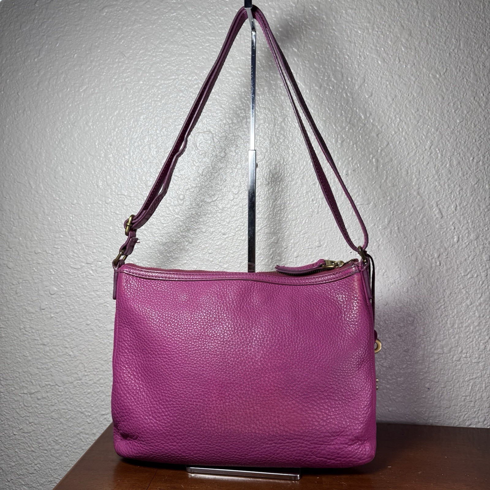 Fossil Erin Fuchisa Pink Pebbled Leather Crossbody Purse Bag Double Pocket Front