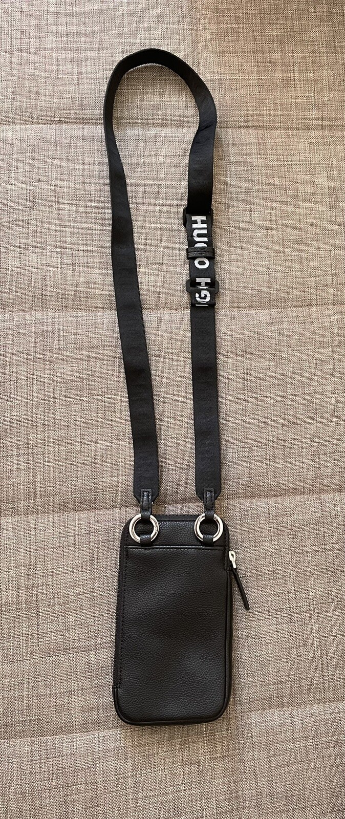 HUGO BOSS CROSSBODY ZIPPED PHONE POUCH. NEW