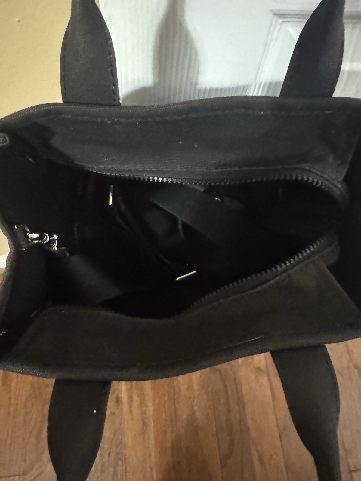 Marc Jacobs Black Small Tote Bag Logo Zip Top Handle Inner Pockets Silver
