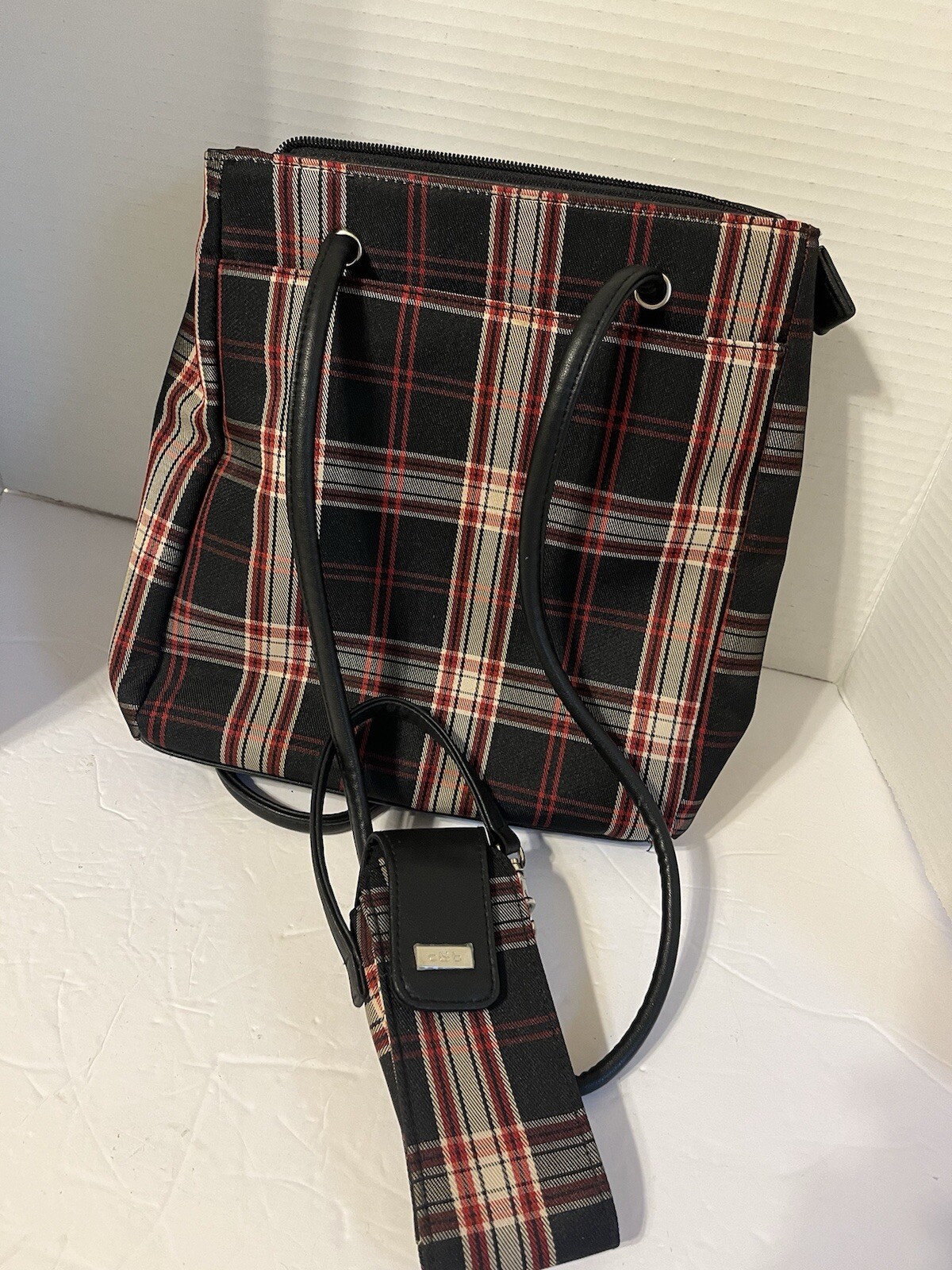 Croft and barrow plaid shoulder purse with phone holder