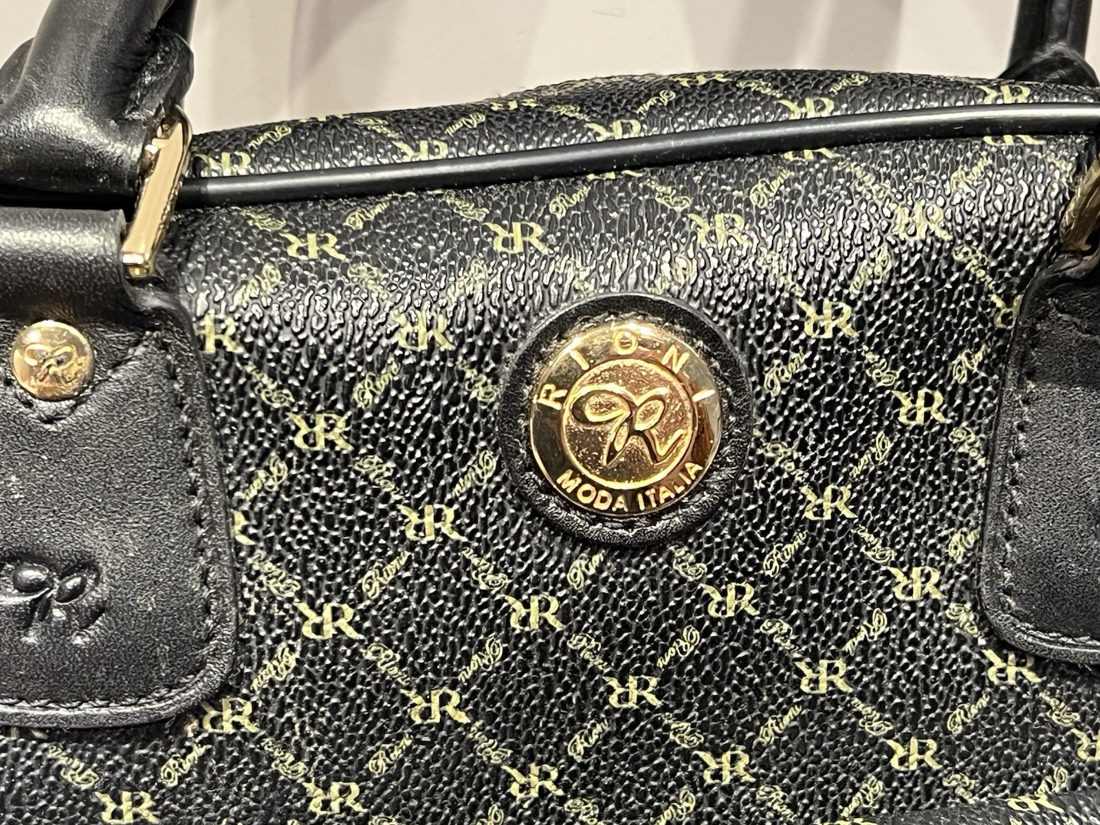 Rioni Moda Italia Signature Leather Satchel Handbag Purse Black Monogram (Read)