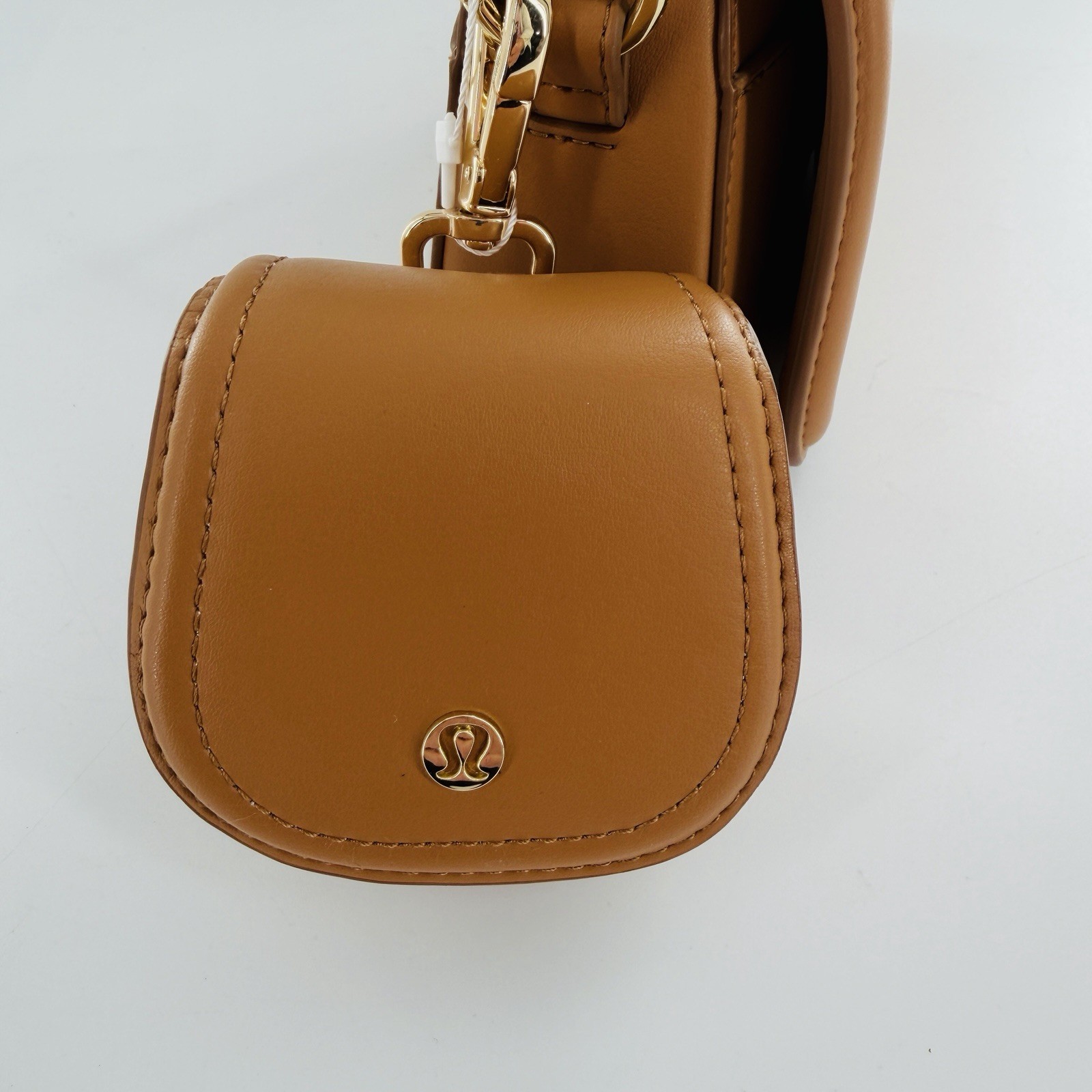 NWT LULULEMON Cactus Brown Leather Alternative Crossbody Bag & Air Pods Holder