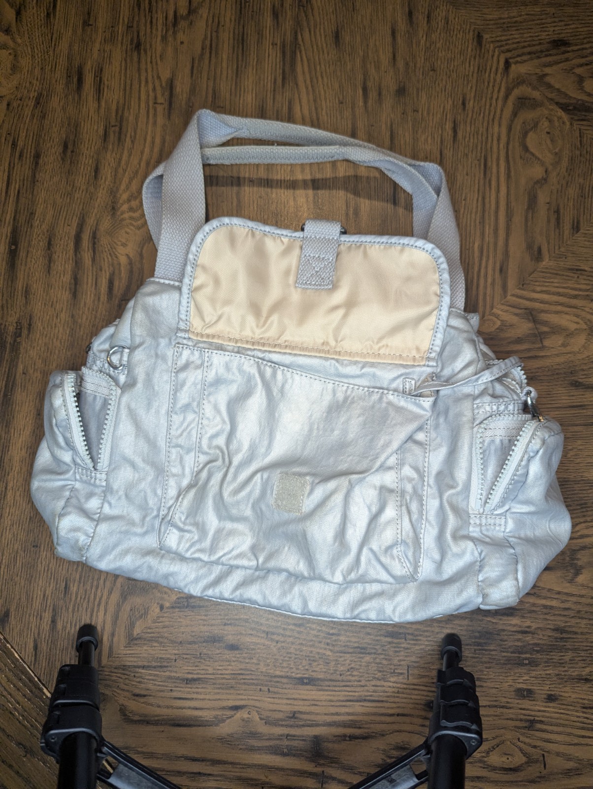EUC Kipling HB7679 Felix L Handbag Crosbody Purse Polyamide Metallic Silver