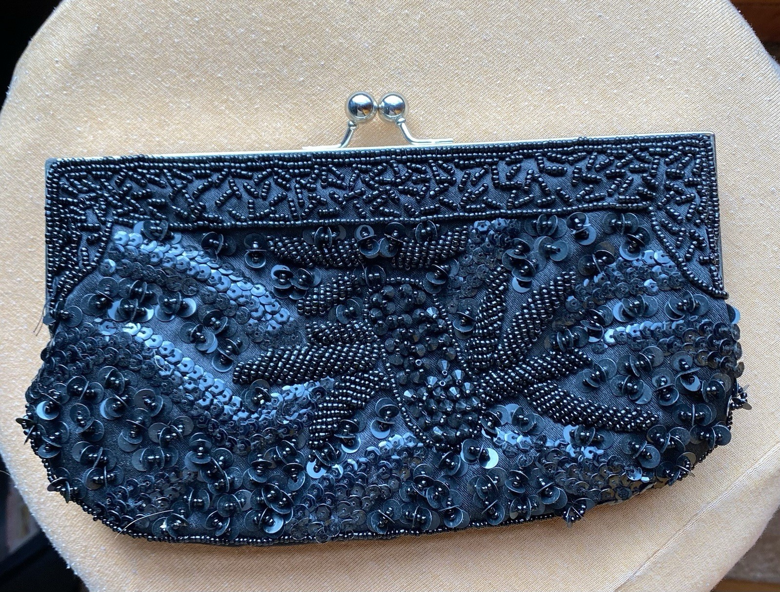 Bijoux Terner Black Beaded Sequin Floral Clutch Kiss Lock w/ Silver Chain Strap