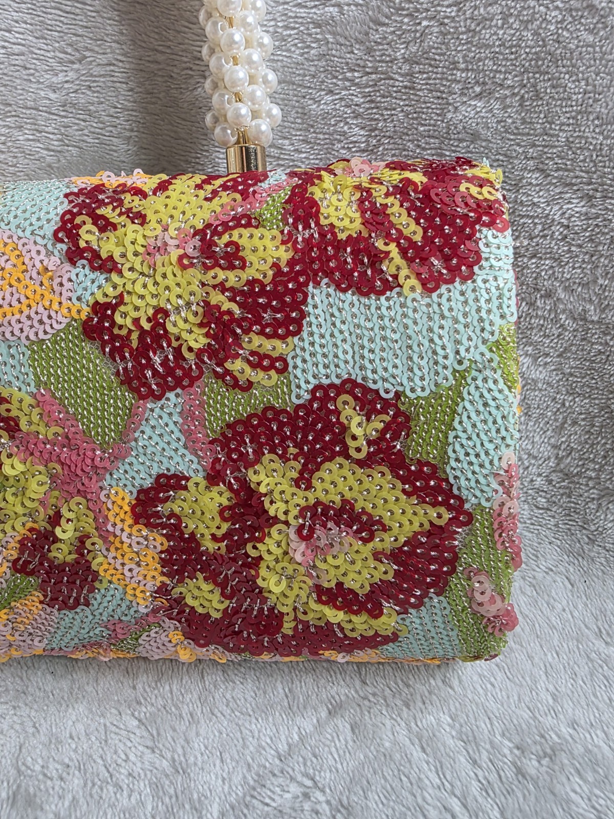 Sincerely Jules Sequence Pattern And Pearl Handles With Removeable Gold Strap