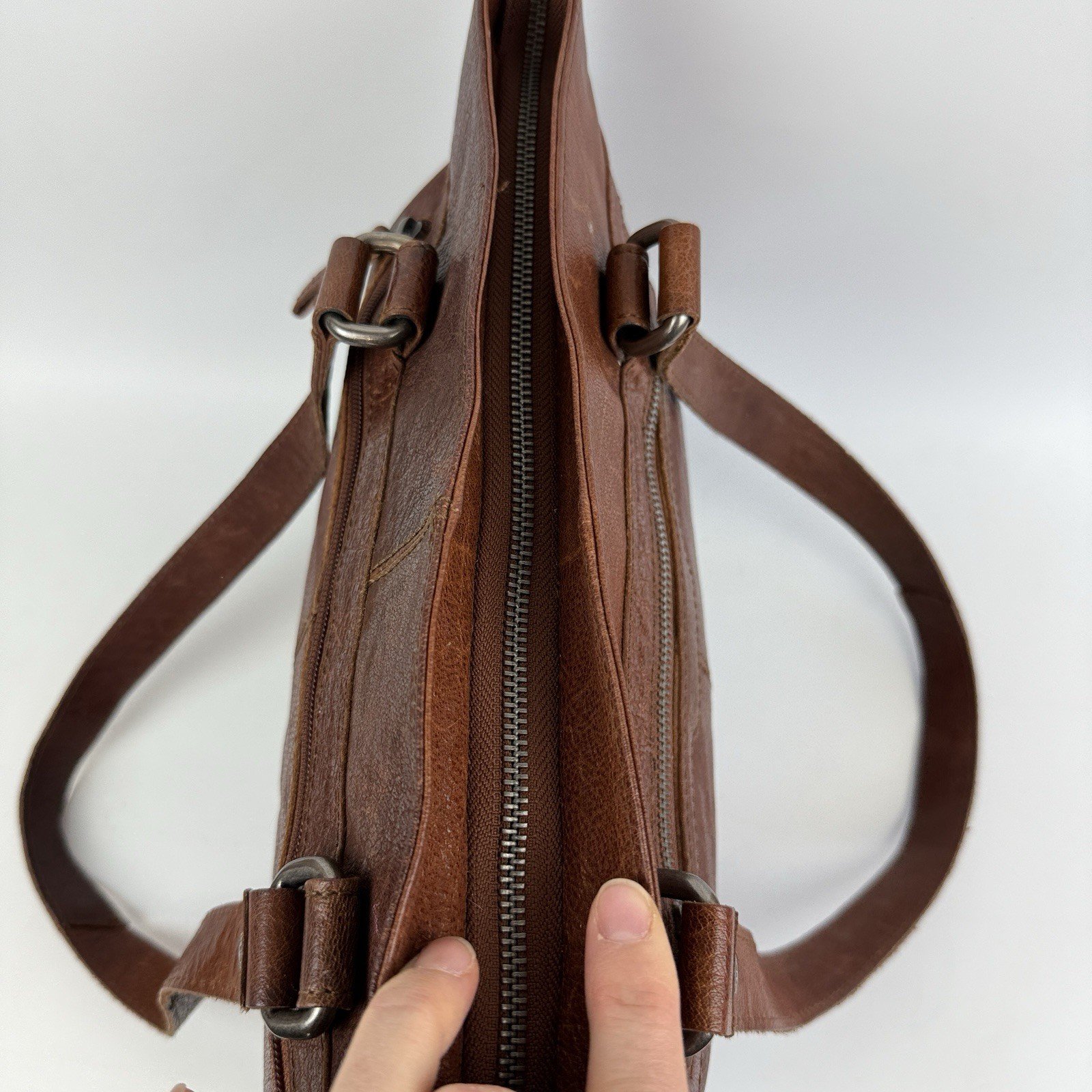 Spikes & Sparrow brown genuine leather laptop shoulder bag various pockets