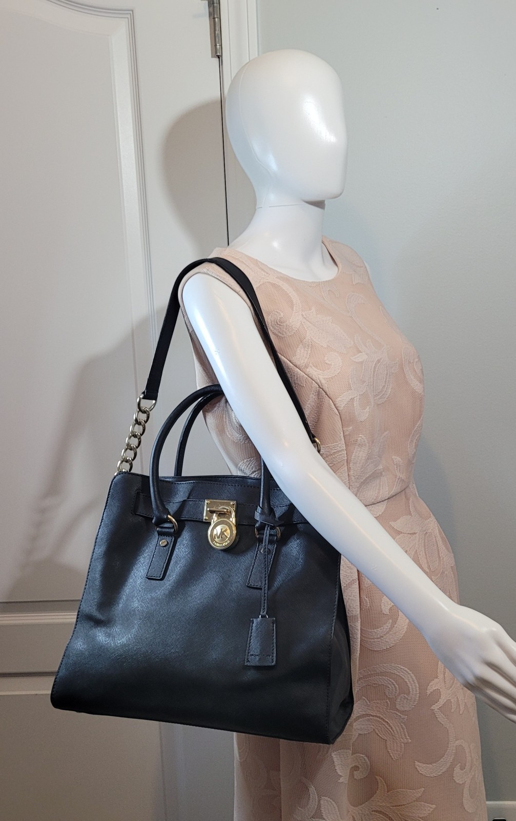 Michael Kors Hamilton Black Saffiano Leather Tote Shoulder Bag Lock Purse