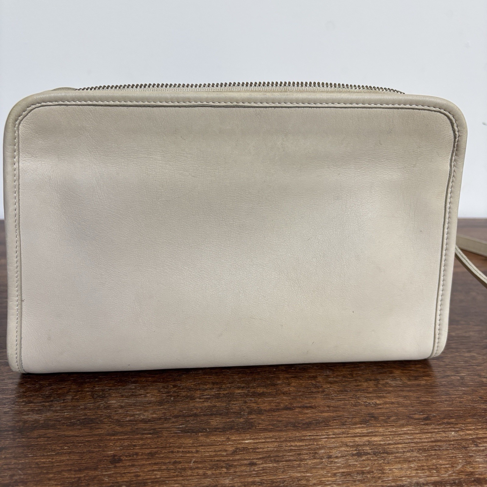Coach Vintage 9814 Bone/Cream Leather Sutton Crossbody Shoulder Bag