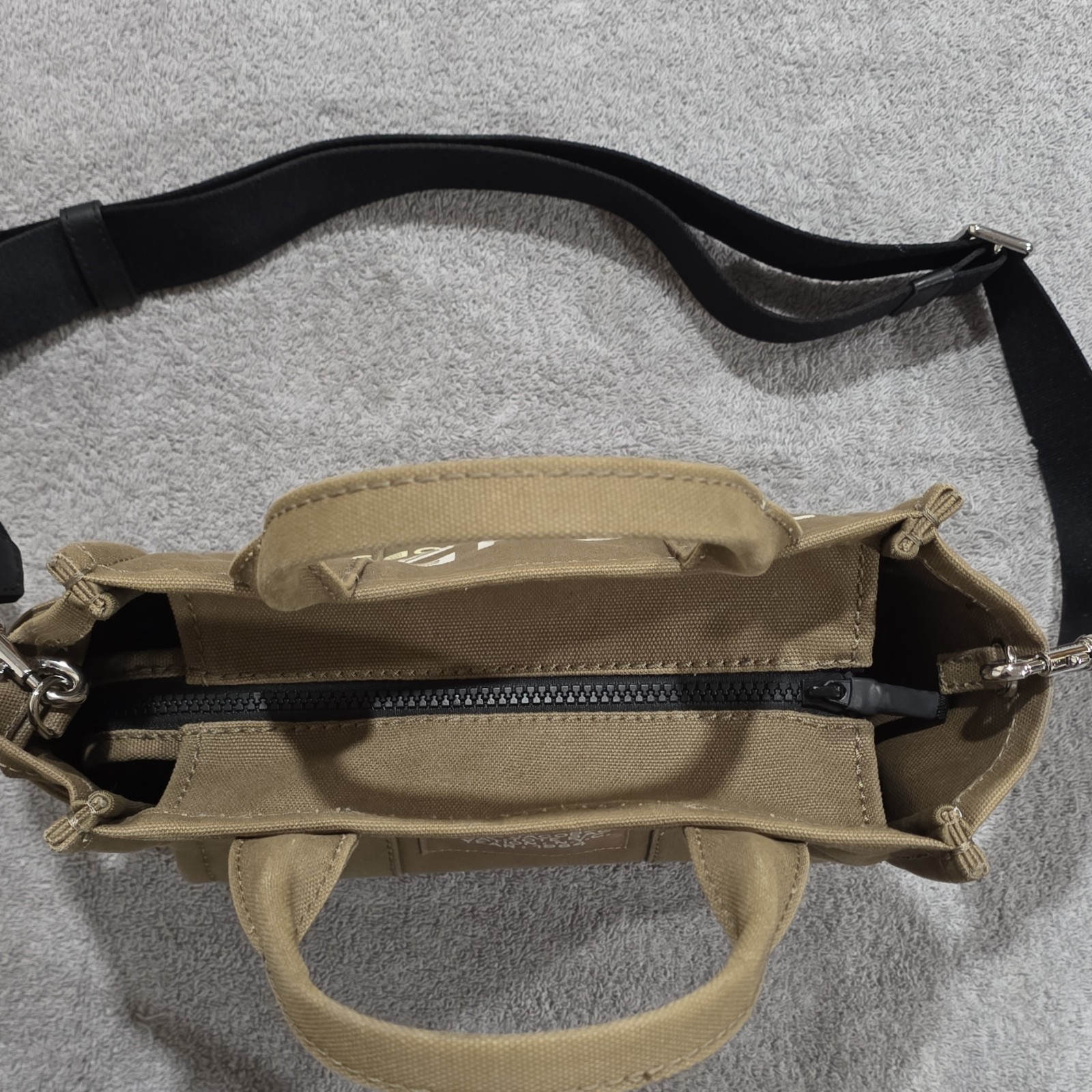 Marc Jacobs Small Green Tote Bag Zip Closure Top Handle Detachable Strap