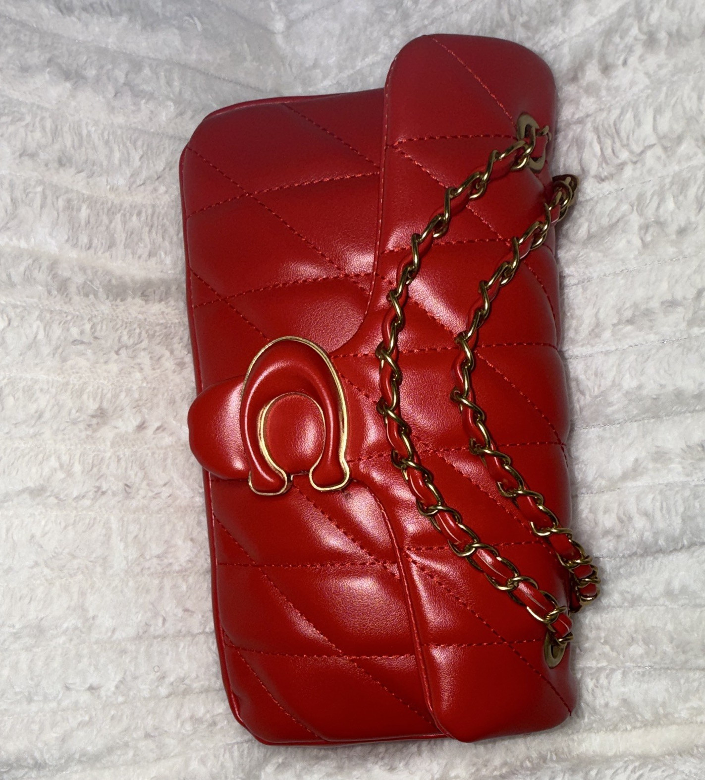 COACH Red Quilted Chain Strap Shoulder Bag Gold Hardware Snap Closure Dust Bag