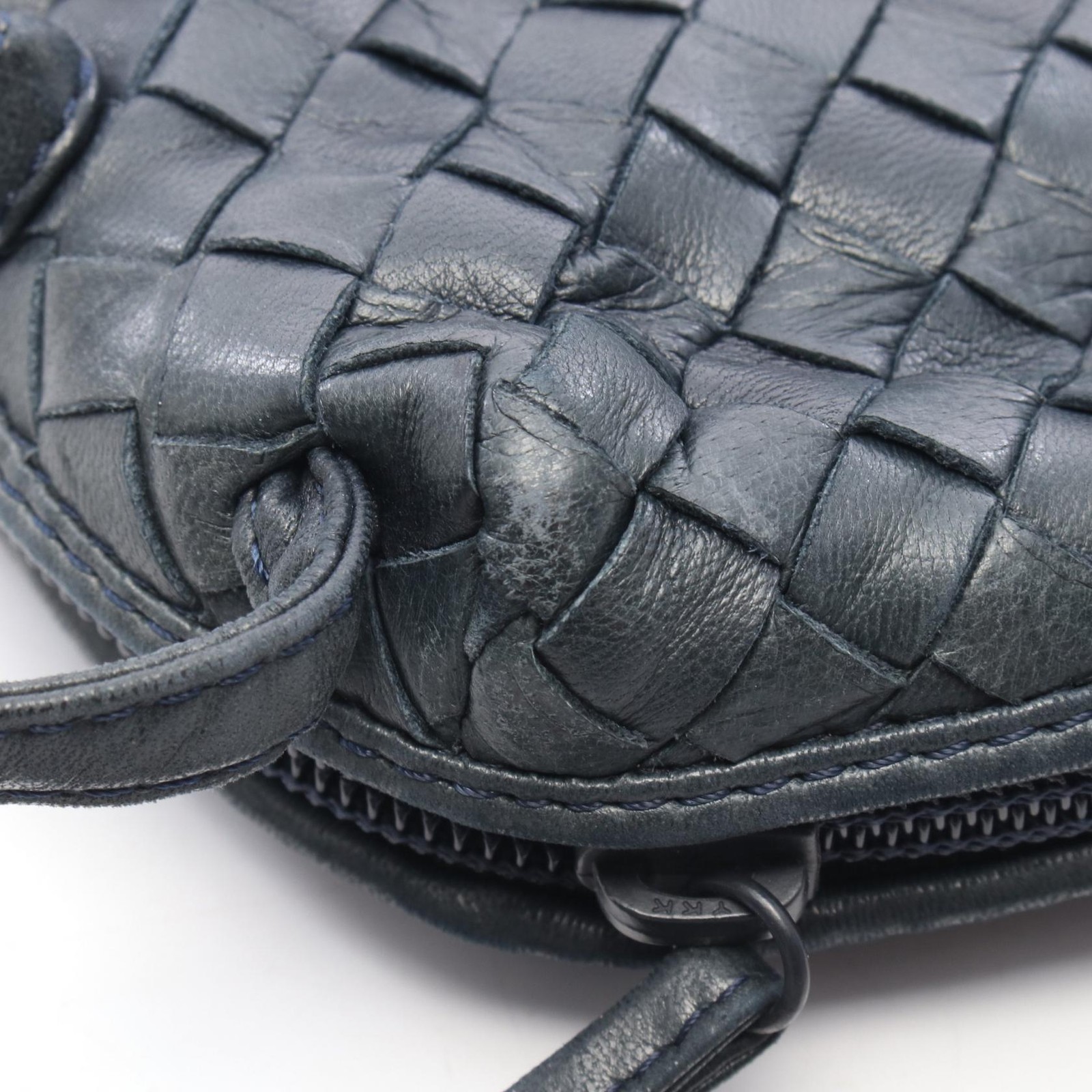 Bottega Veneta Intrecciato Shoulder Bag Navy Leather 7.9×5.9×2.2in