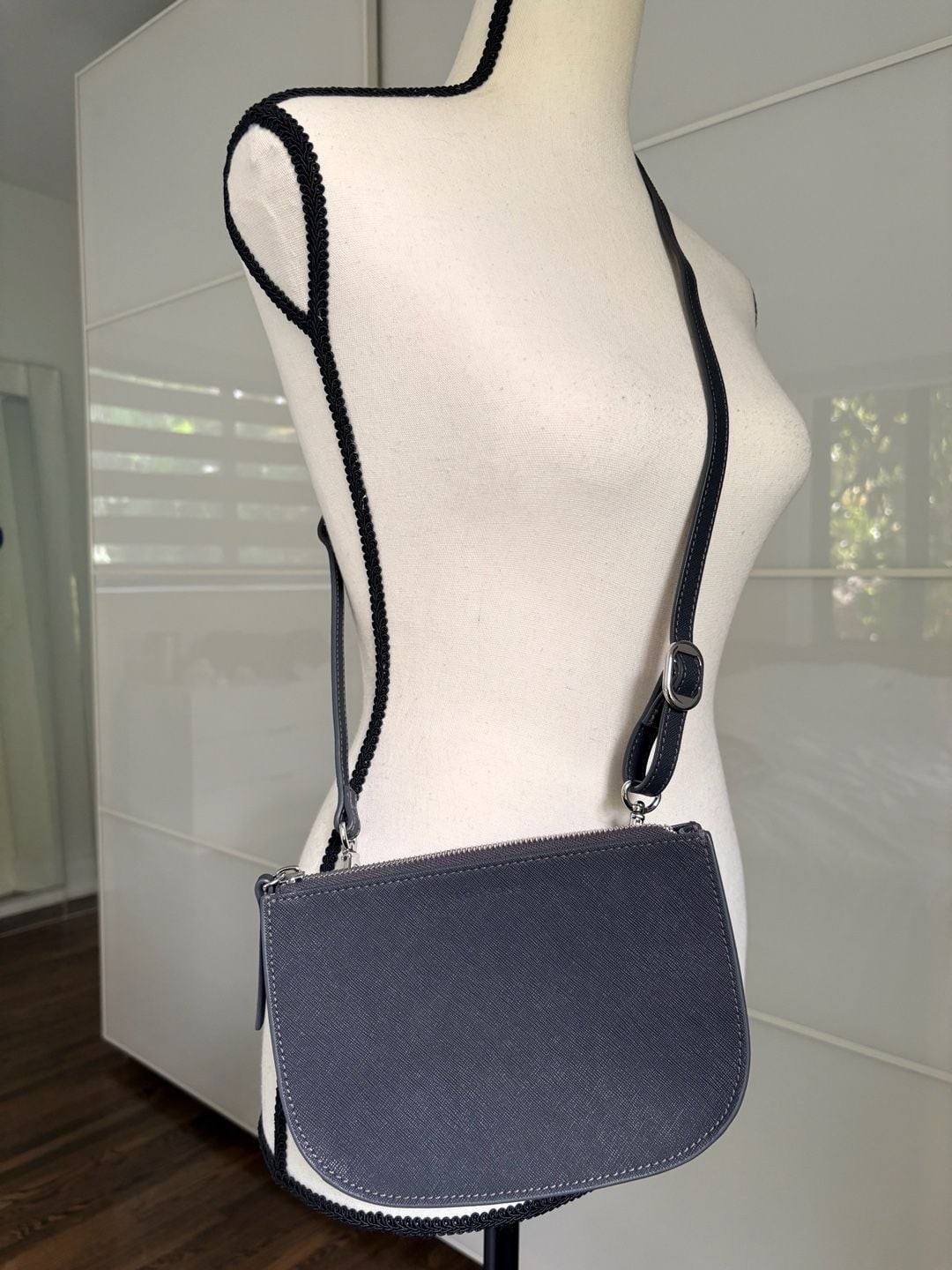 Lo & Sons Waverley 2 Convertible Crossbody Bag Saffiano Leather Graphite EUC