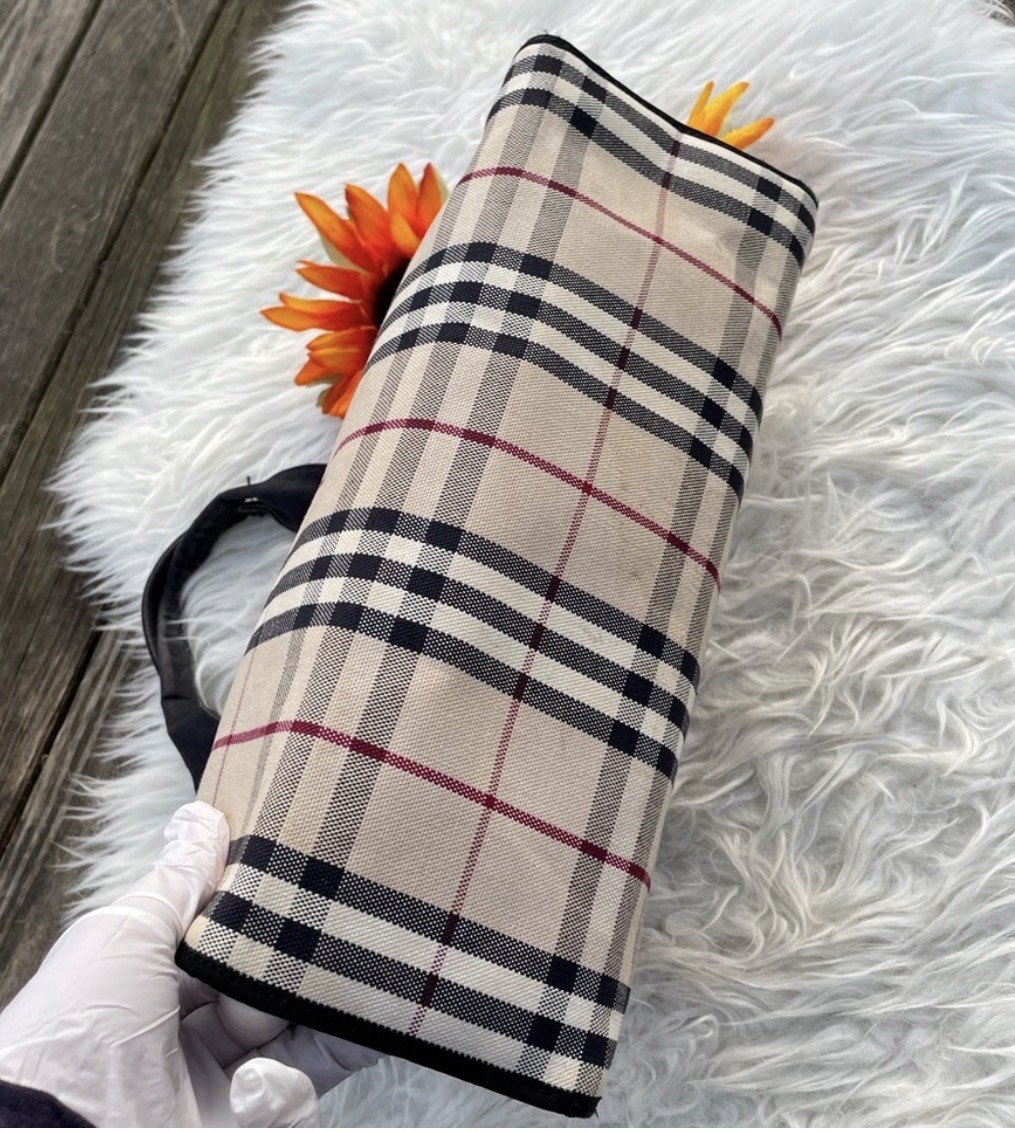BURBERRY nova print bag in VERY GOOD CONDITION 💯 authentic