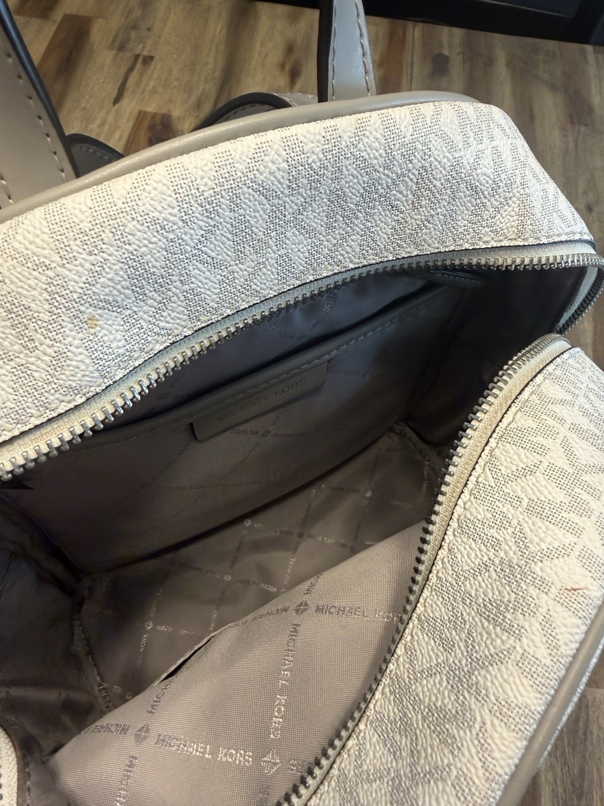 Michael Kors Women’s Medium Backpack Purse Gray Ivory Ombré