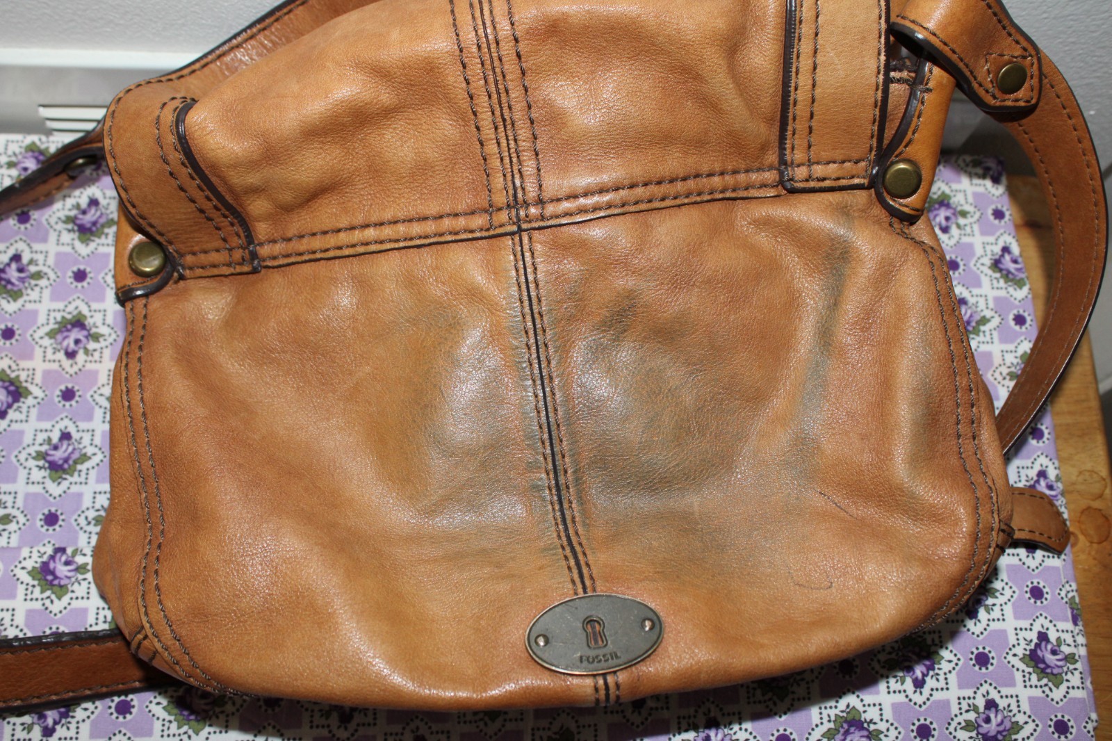 Fossil Leather Long Live Vintage 1954 Saddle bag crossbody Flap closure no key