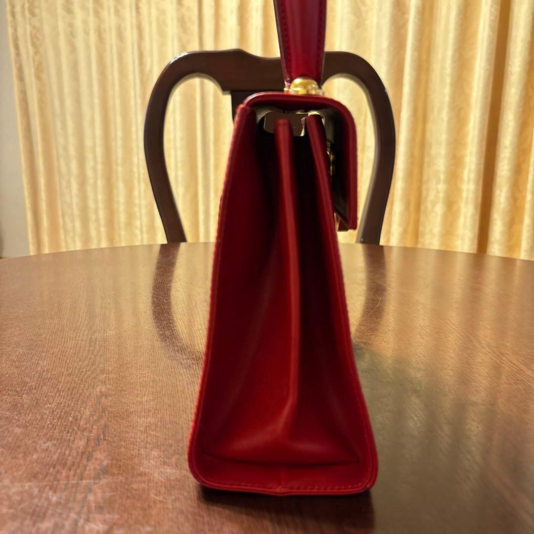 Salvatore Ferragamo Red Leather Handbag Shoulder Bag 20cm 7.9in W 19cm 7.5in H