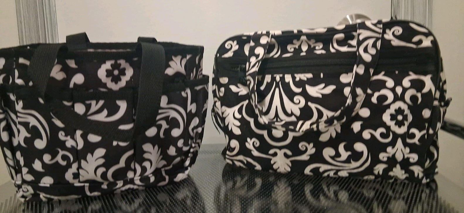 Thirty-One Tote Bag And Zipper Make-Up Bag In Parisian Pop Pattern. Handles