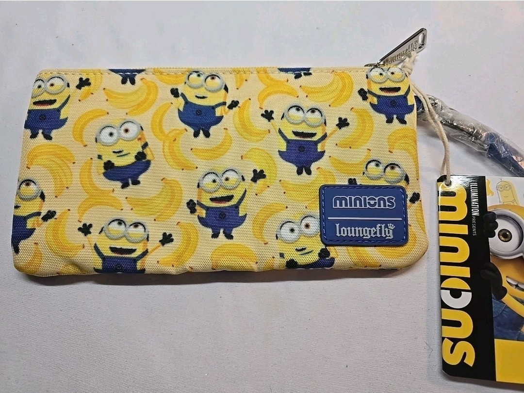 Loungefly MINIONS Bananas Wallet Wristlet New 7.75″x4″ Soft Sided