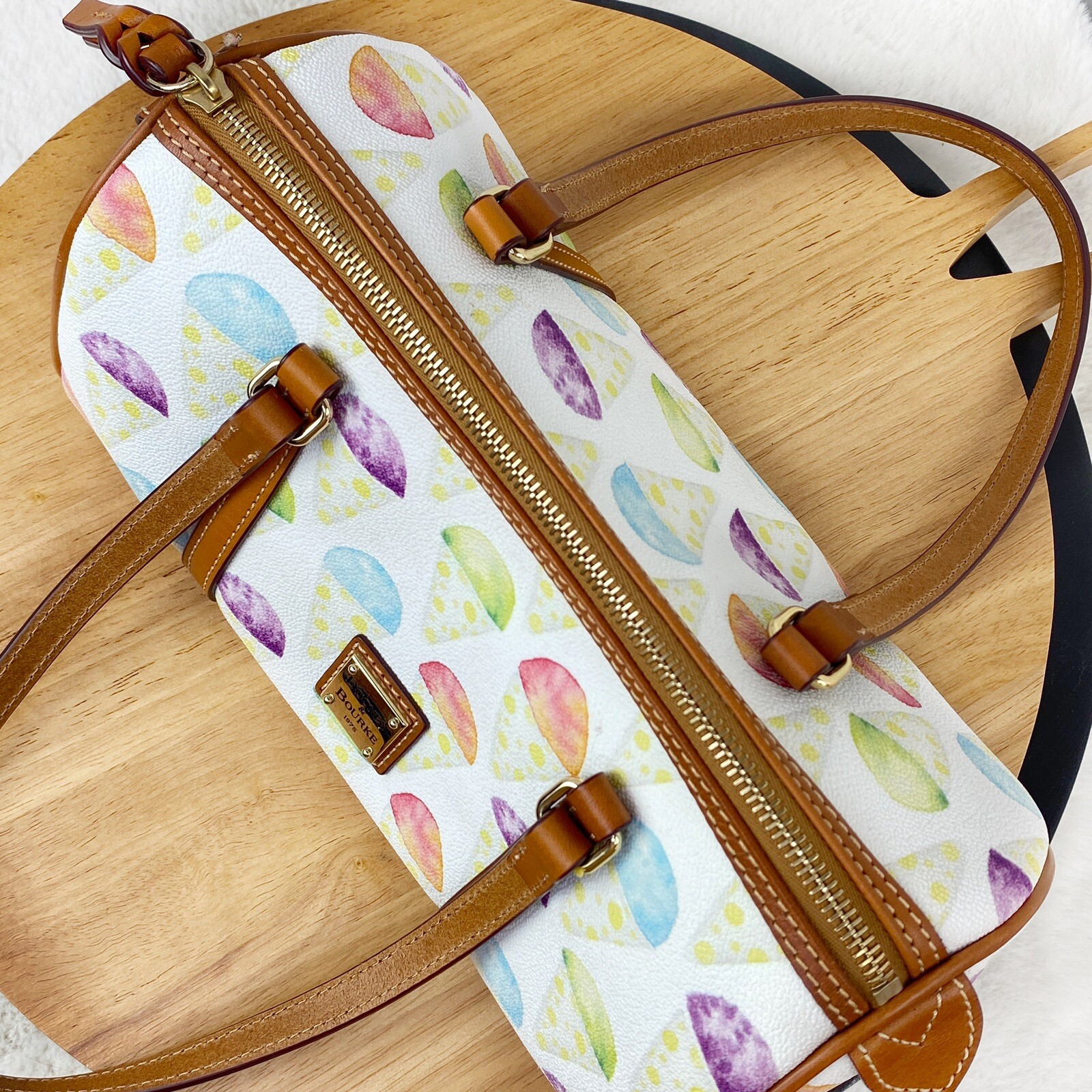 Dooney & Bourke Snowcone Barrel Shoulder Bag Purse Top Zip East West Leather Y2K