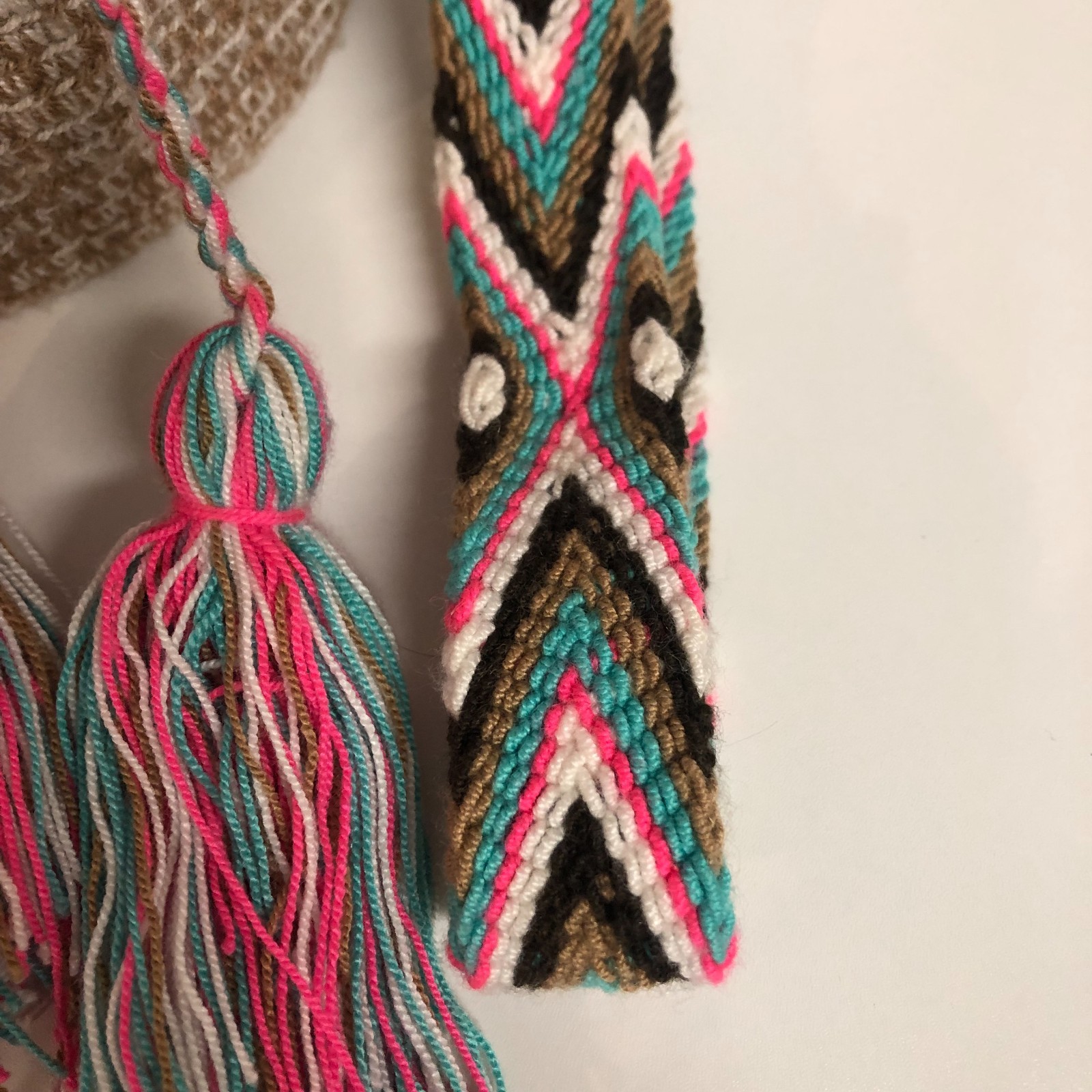 Authentic Colombian Art Mochila Wayuu Size Medium 8.0″ Natural Fibers.