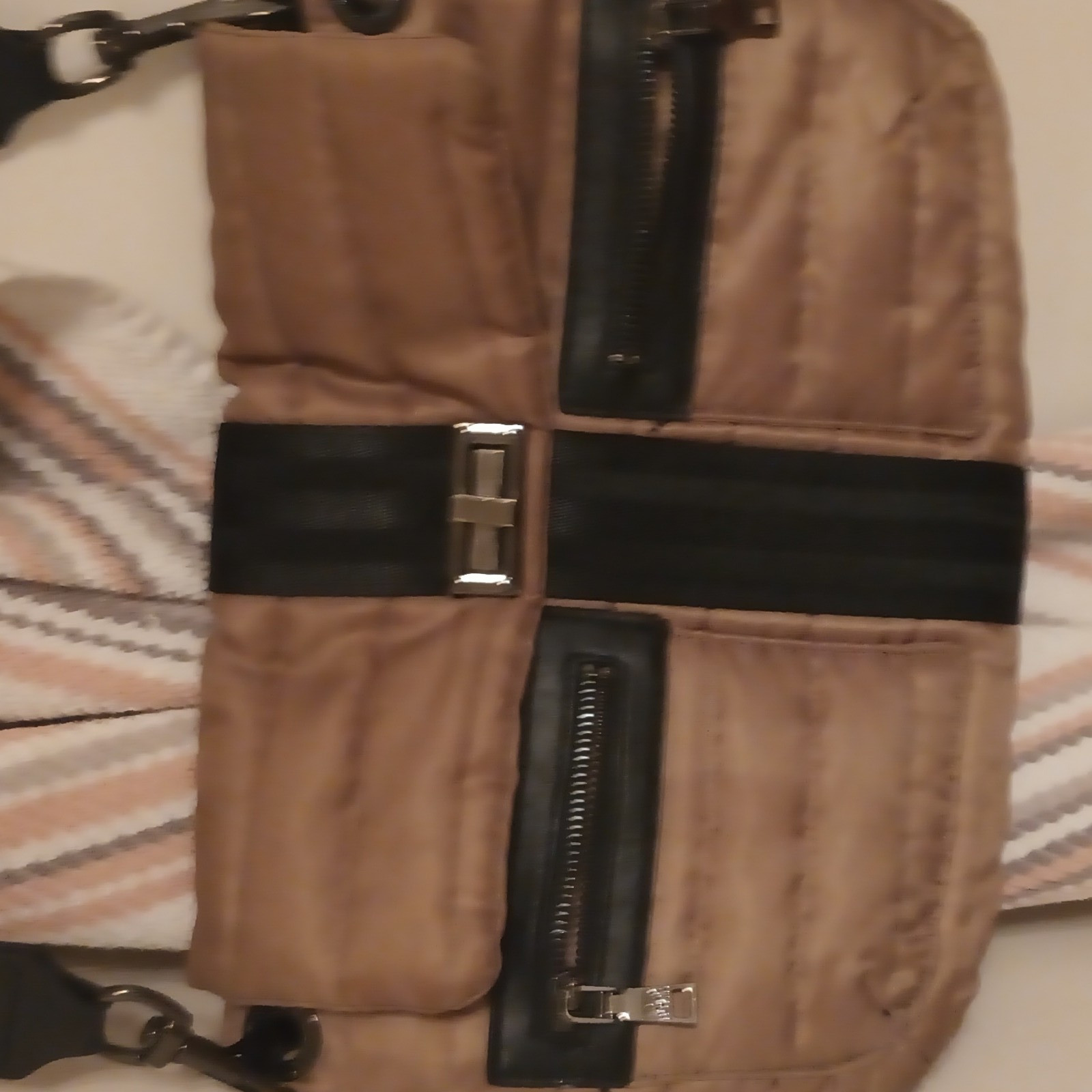 THINK ROYLN Beige/Black Small Crossbody Bag Zip Closure Pockets Silver HW