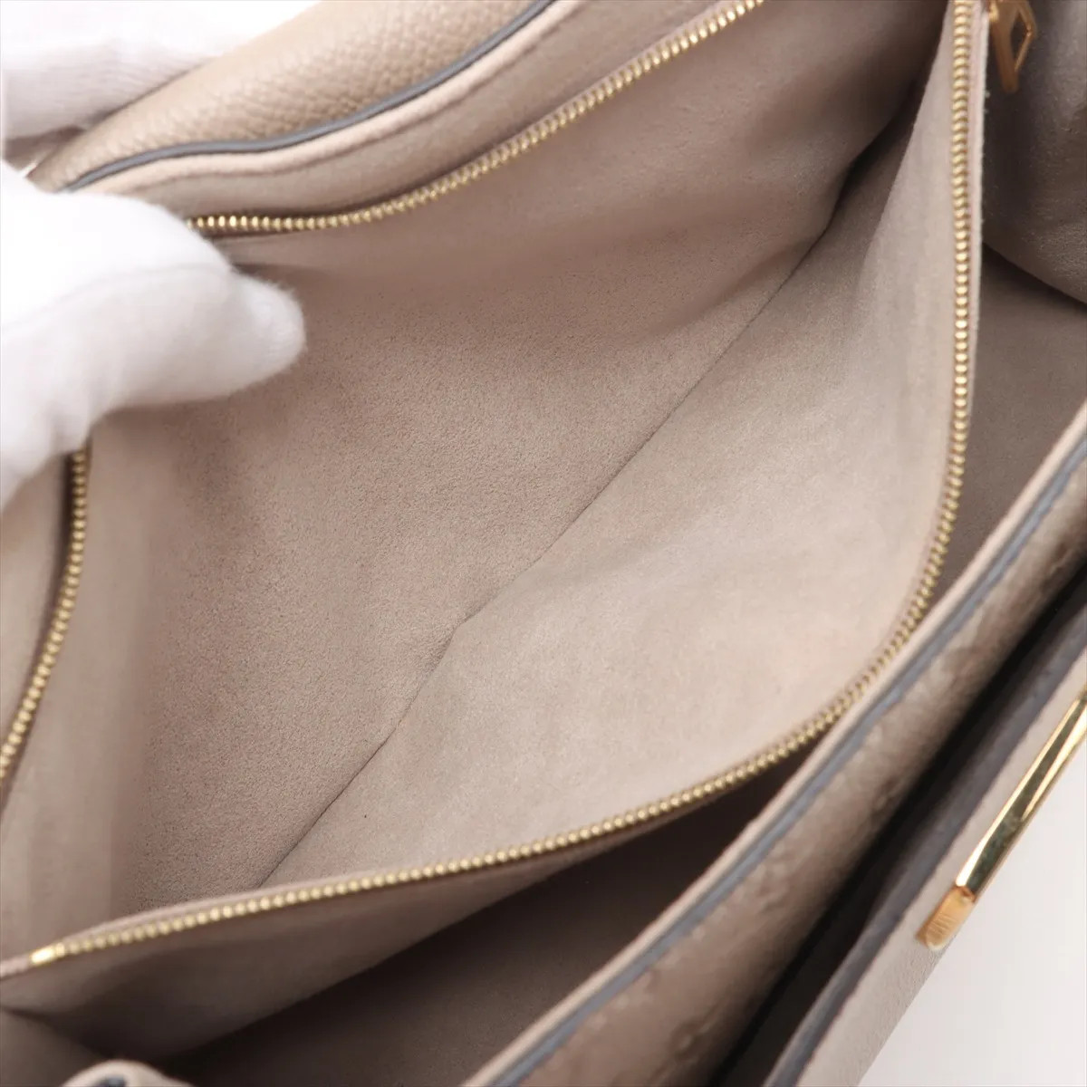 Louis Vuitton Monogram Empreinte Vavin PM M43931 Beige There was an RFID respons