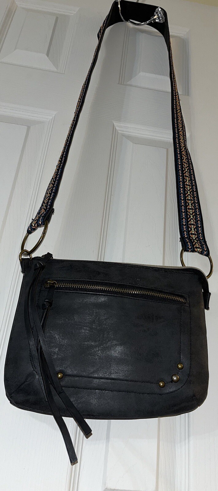 Crossbody Purse For All Your Needs!•No Name Brand•Really Cute And Lots Of Room•