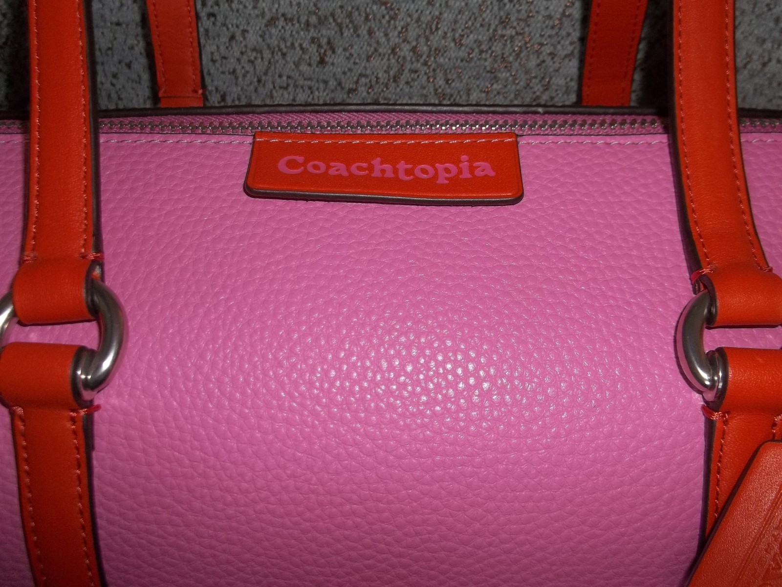 NWOT COACHTOPIA LEATHER BARREL BAG BRIGHT MAGENTA/SUN ORANGE PURSE