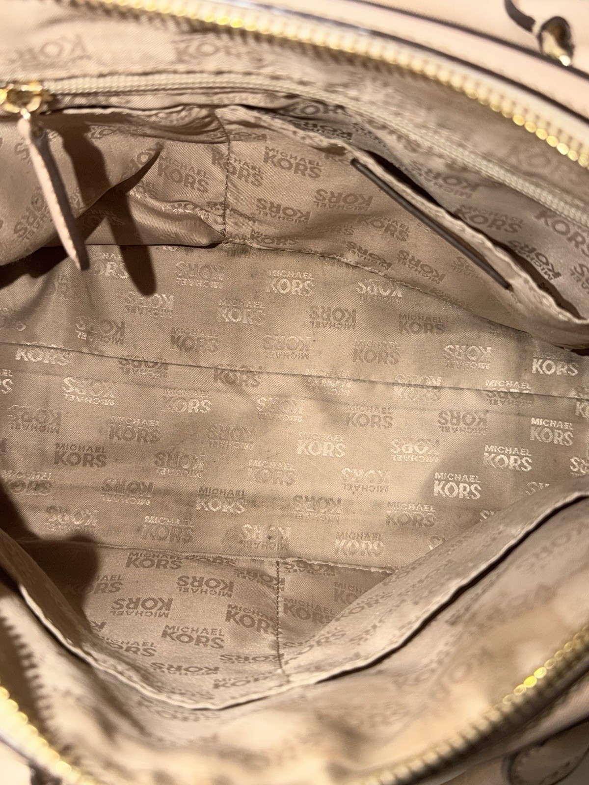 Michael Kors Women’s Signature Pink & Vanilla Gold Studs Satchel Crossbody Purse