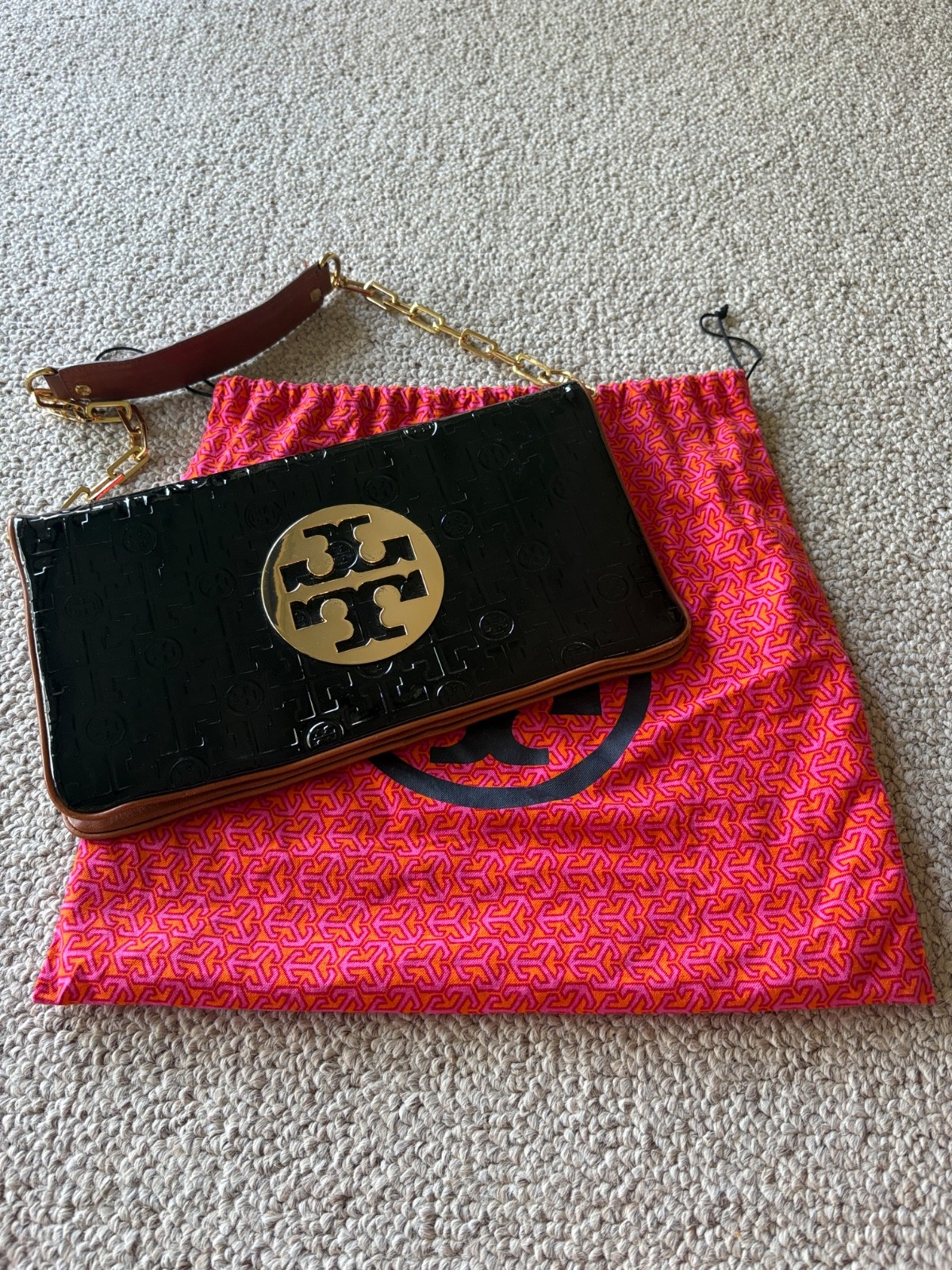 Tory Burch Reva Patent Leather Clutch Black Embossed Gold Medallion Chain Strap