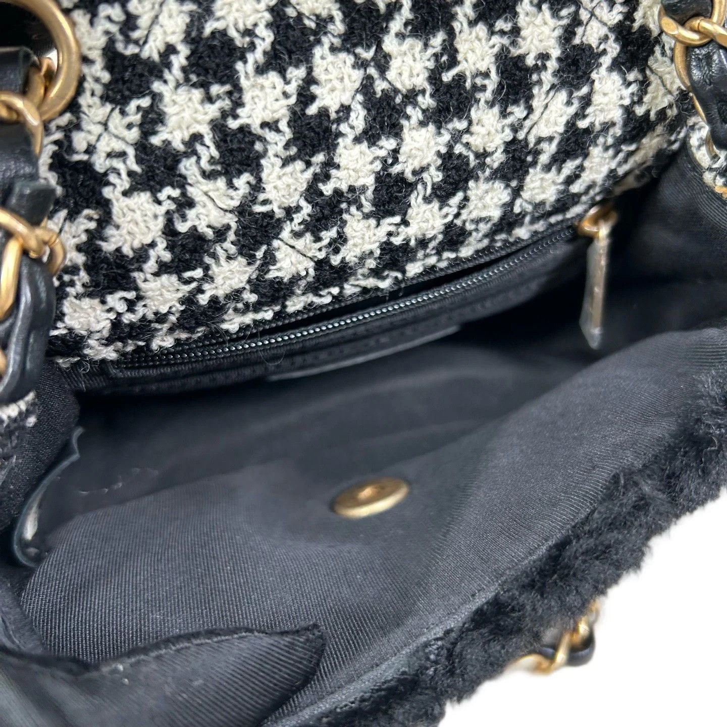 Chanel Graphic Mini Flap Bag Black White Shearling Tweed (dh071626j1r)