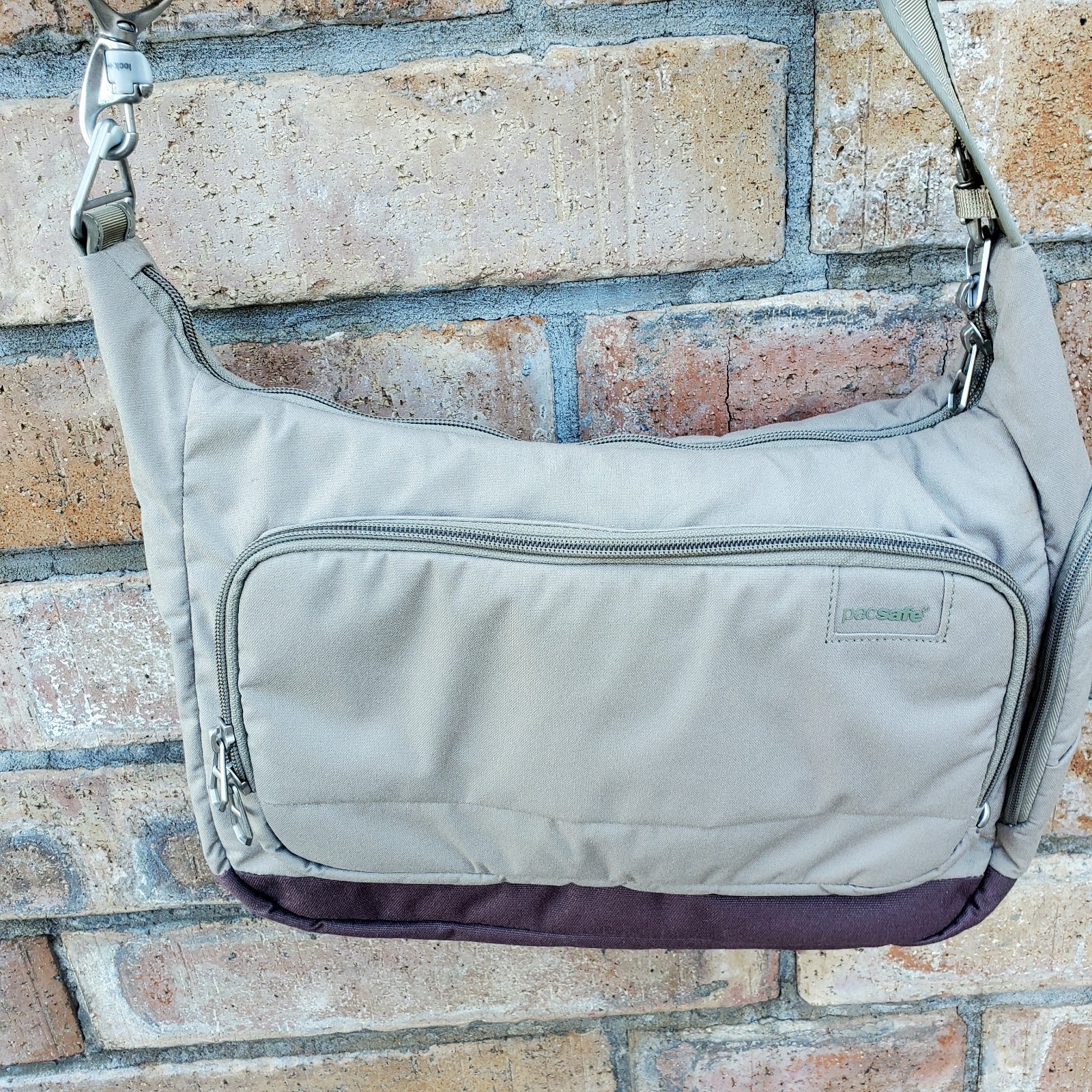 Pacsafe Citysafe LS200 RFID Anti-Theft Crossbody Travel Bag Khaki Sage Green