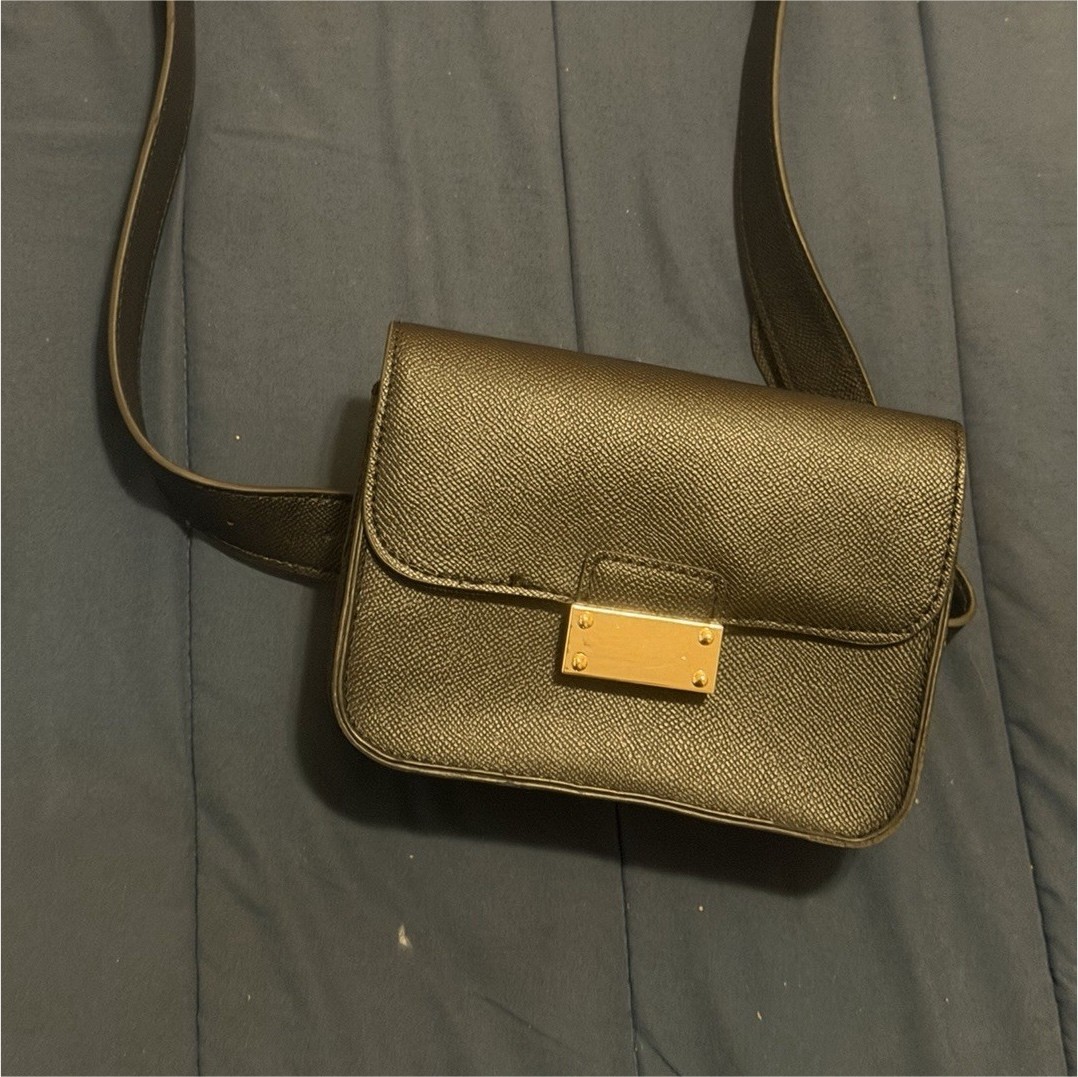 Women’s Small Black Solid Flap Crossbody Bag, Gold Buckle, Adjustable Strap