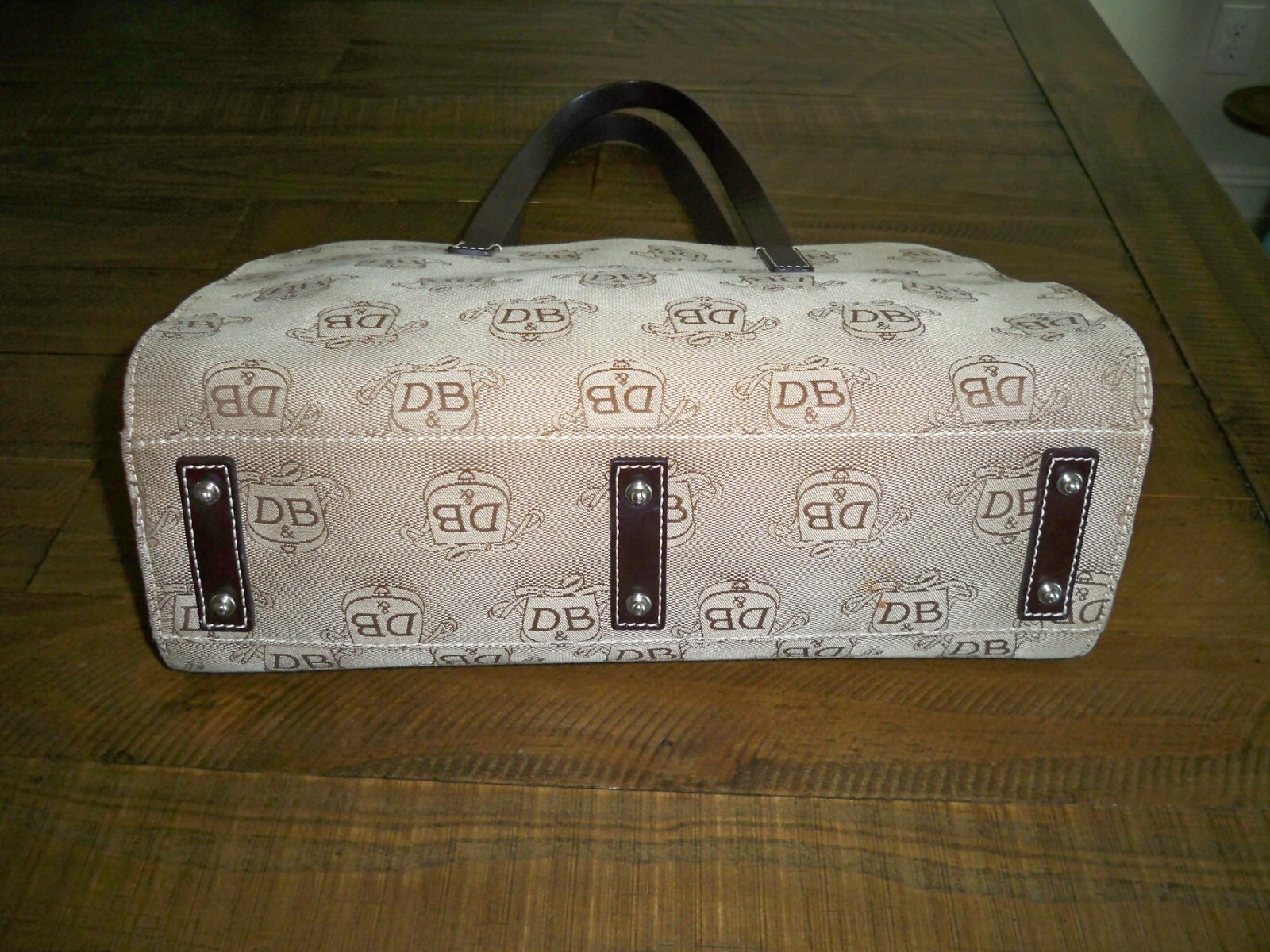 Dooney & Bourke Donegal Crest Signature Canvas Handbag East/West Tote M/L Purse