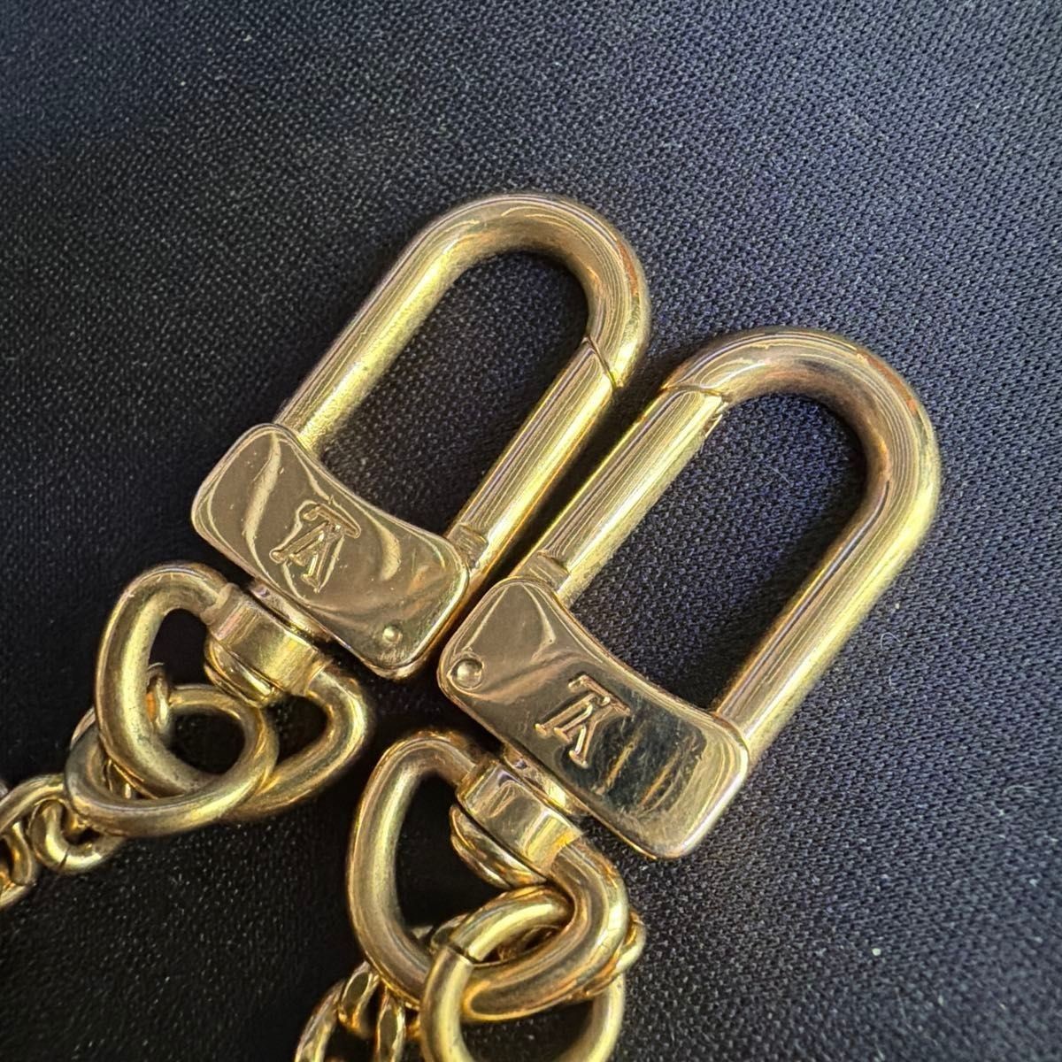Louis Vuitton Wallet Chain Strap Charm Gold LV Key Ring Bag Charm No Box
