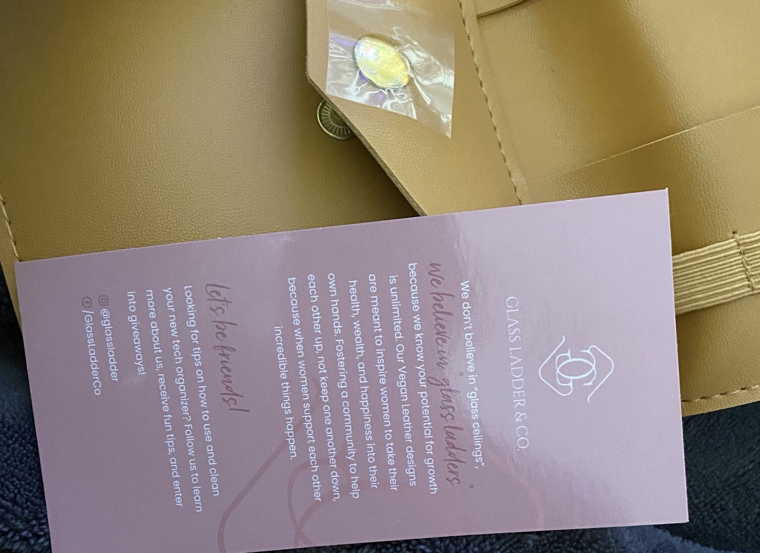 Glass Ladder & Co. Katherine Tech Organizer roll Up(Honey)