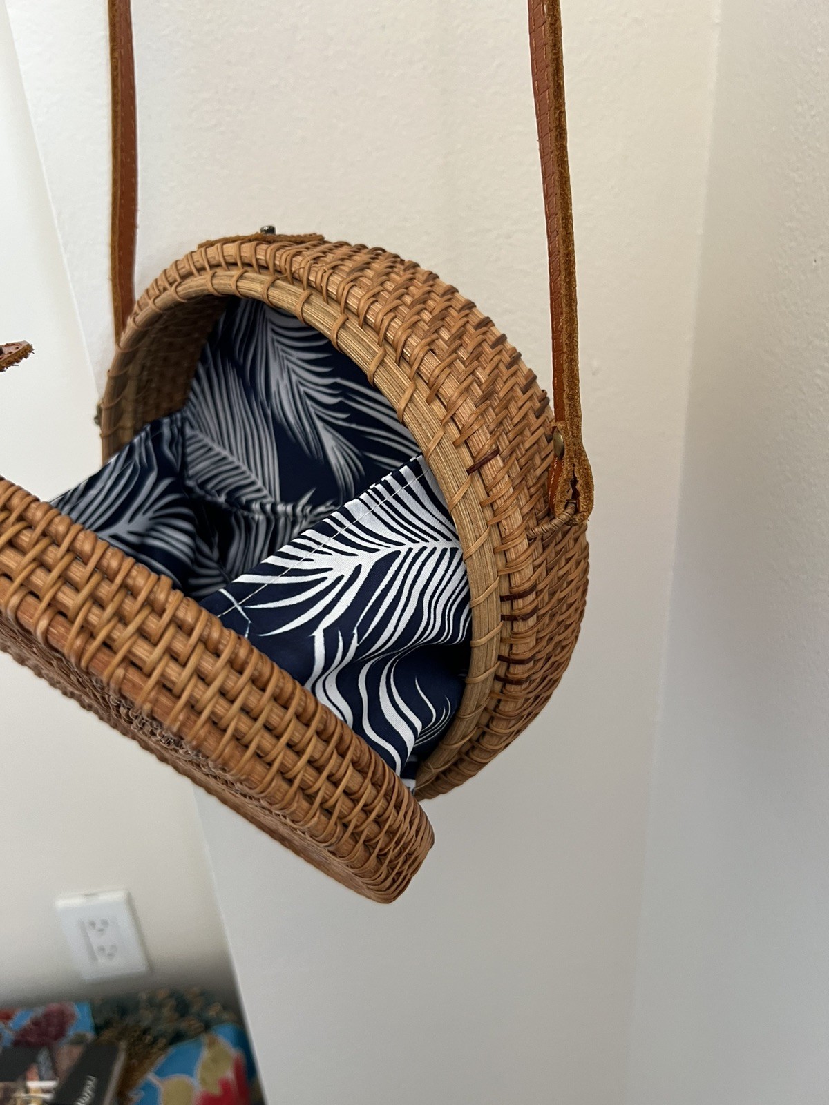 Hand-Woven Round Rattan Wicker Purse Crossbody Bag Tropical Lining With Pockets