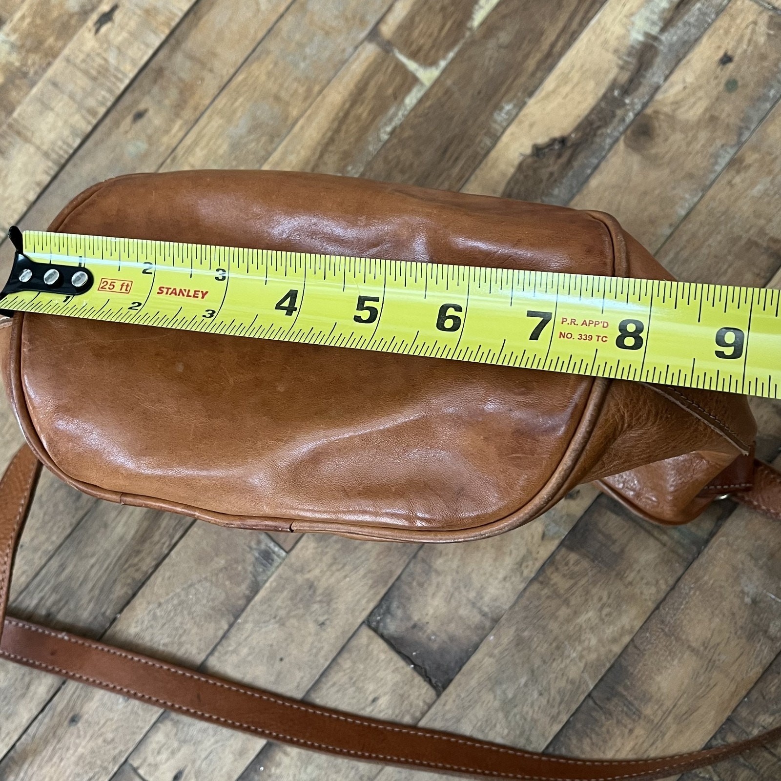 Vintage Authentique Guess Leather Crossbody Bag 5.5 in Embossed Logo