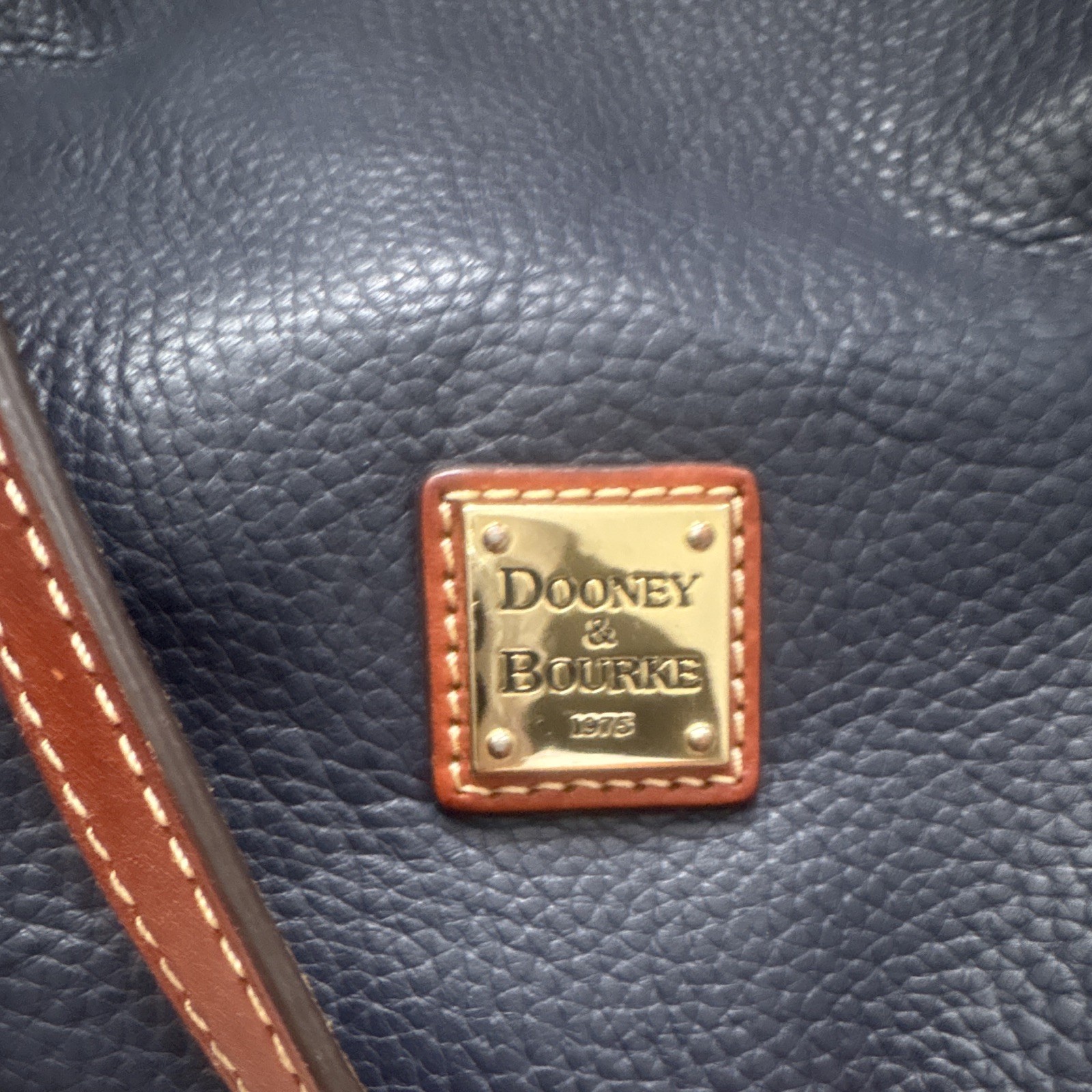 Dooney & Bourke Blue Pebbled Shoulder Bag Zip, Detachable Brown Strap Red Lined