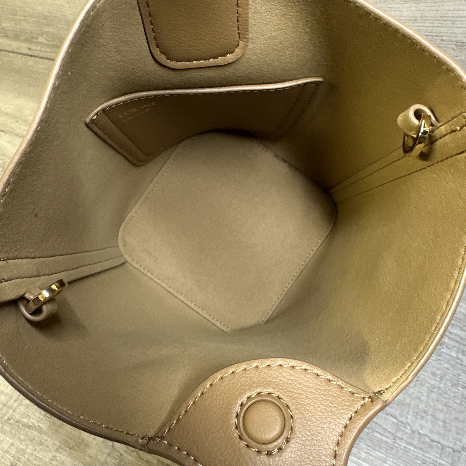 LOEWE Pebble Mini Oak Smooth Leather Bucket Bag Used Nice