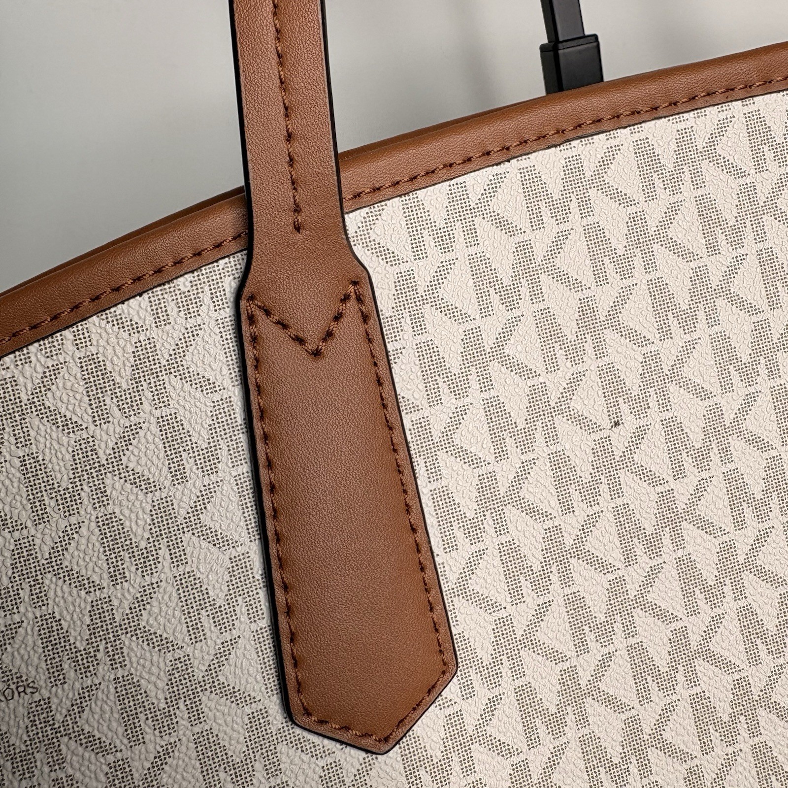 Michael Kors Jane Large Tote Handbag Vanilla & Acorn Monogram Canvas W/ Dust Bag