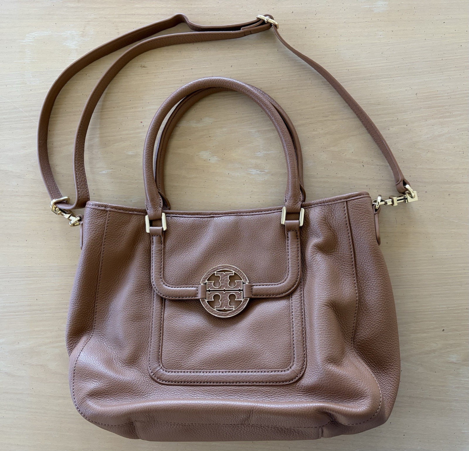 Tory Burch Amanda Classic Leather Hobo Bag Brown