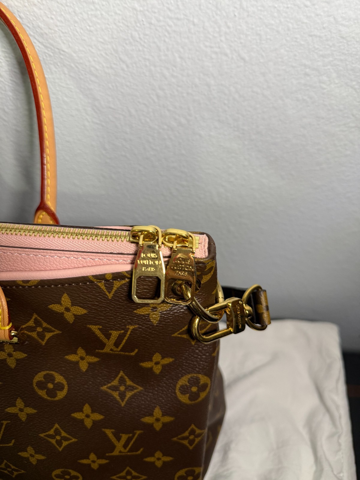 Louis Vuitton Pallas Monogram with Rose/Pink Interior-Authenticated