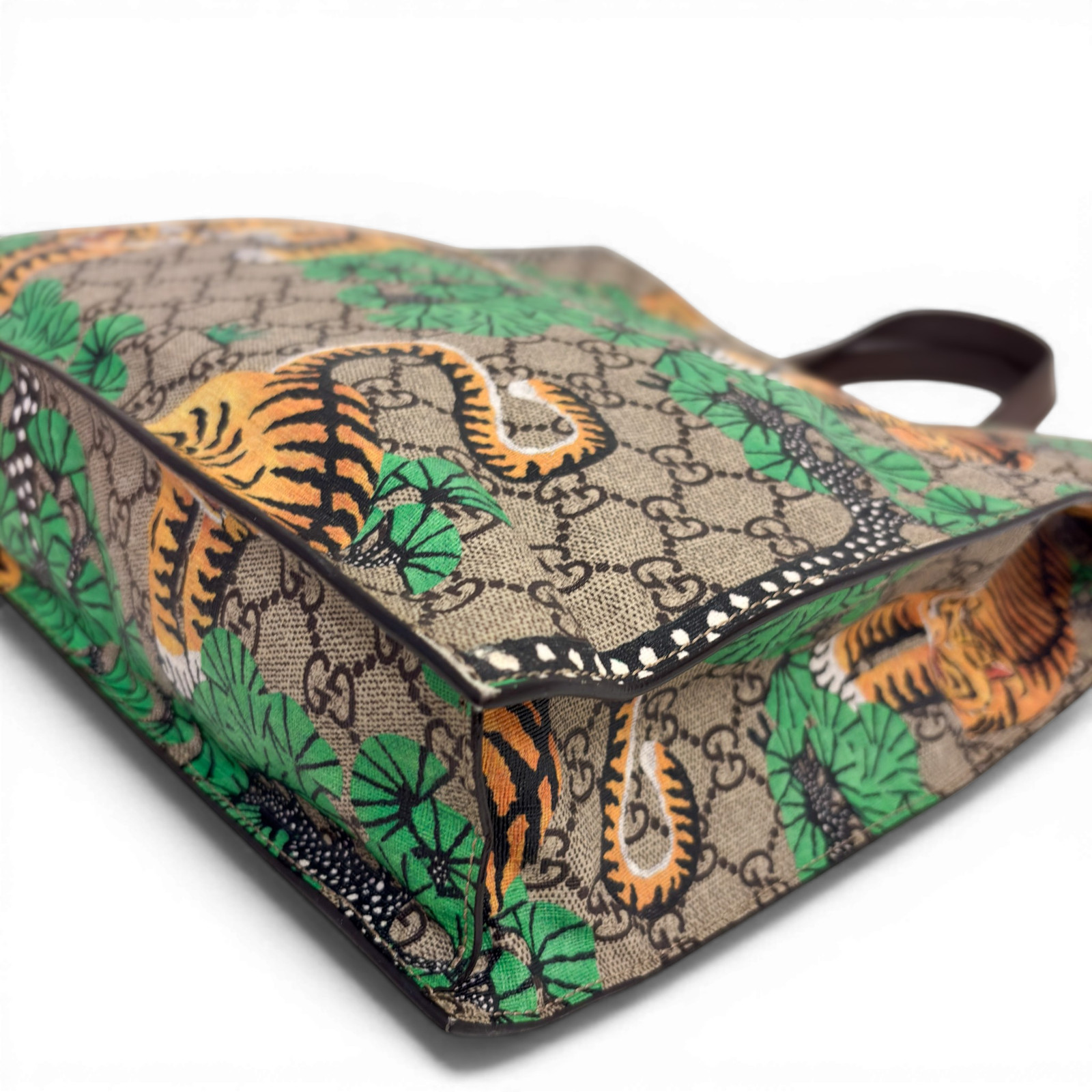 GUCCI GG Supreme Monogram Tigers Tote Beige Multicolor