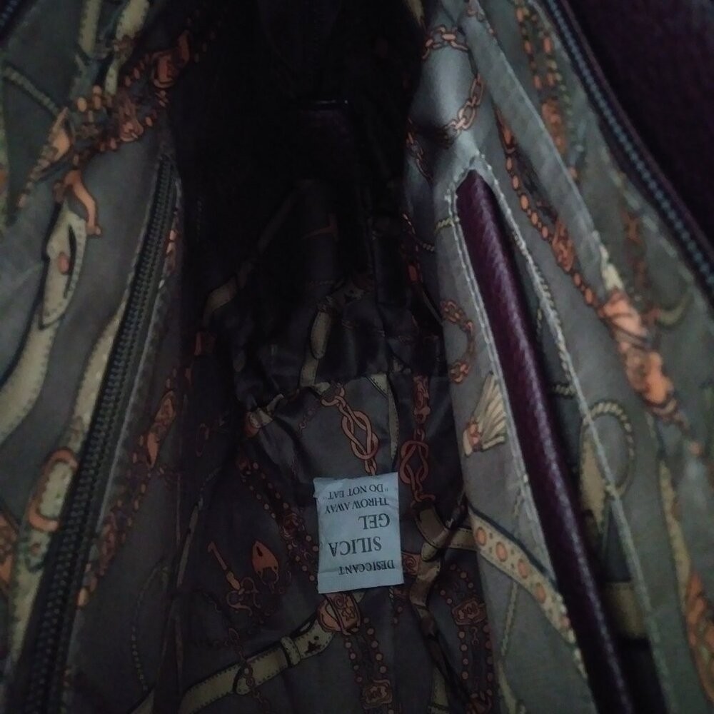 La Terre Vegan Cranberry Tote bag