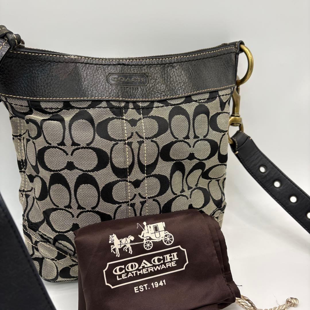 COACH Shoulder Signature Shoulder Bag Standard Size Duffle Black with Dust Bag