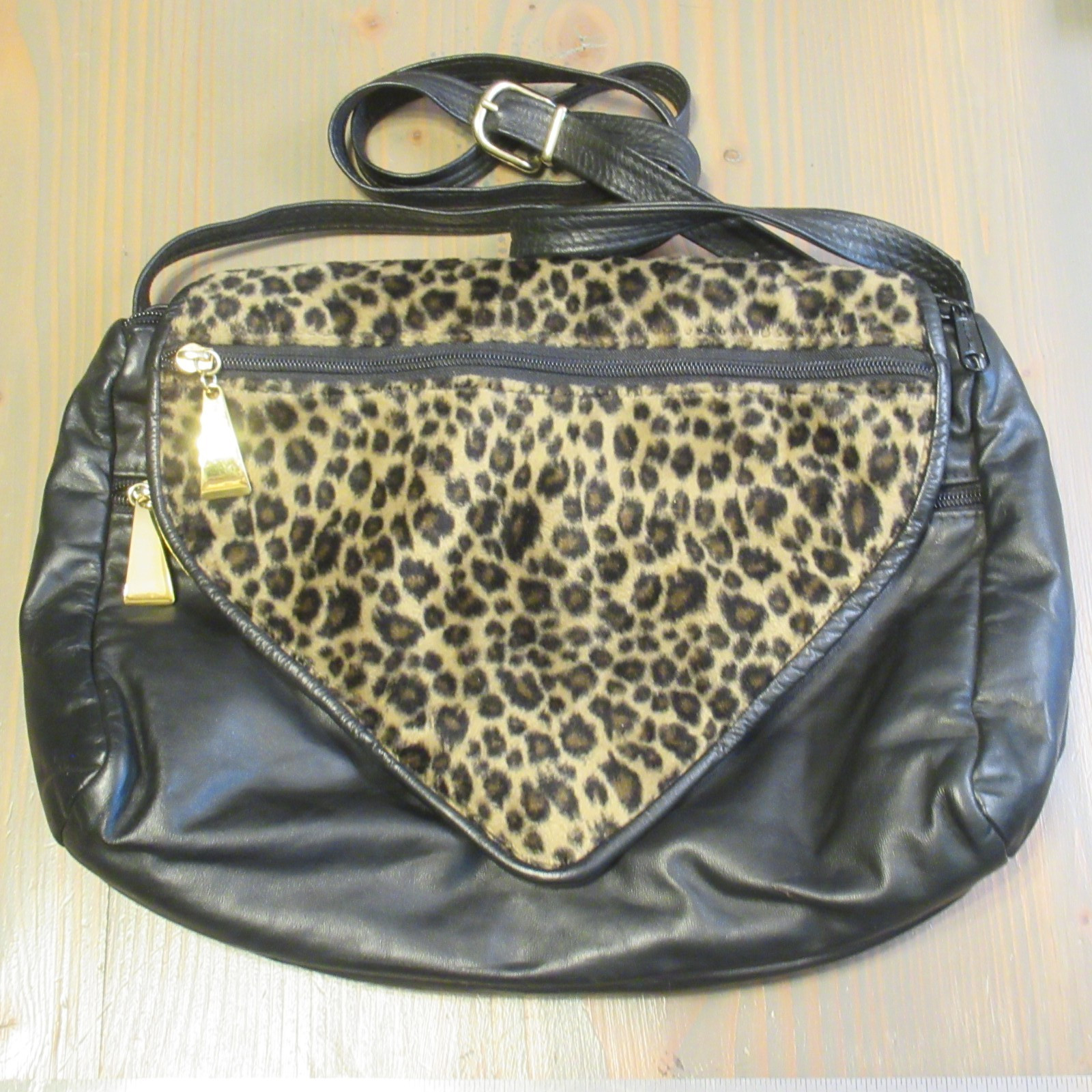 Vtg Samir Crossbody Handbag L Black Leather Puffer Faux Leopard Fur Pockets Bag